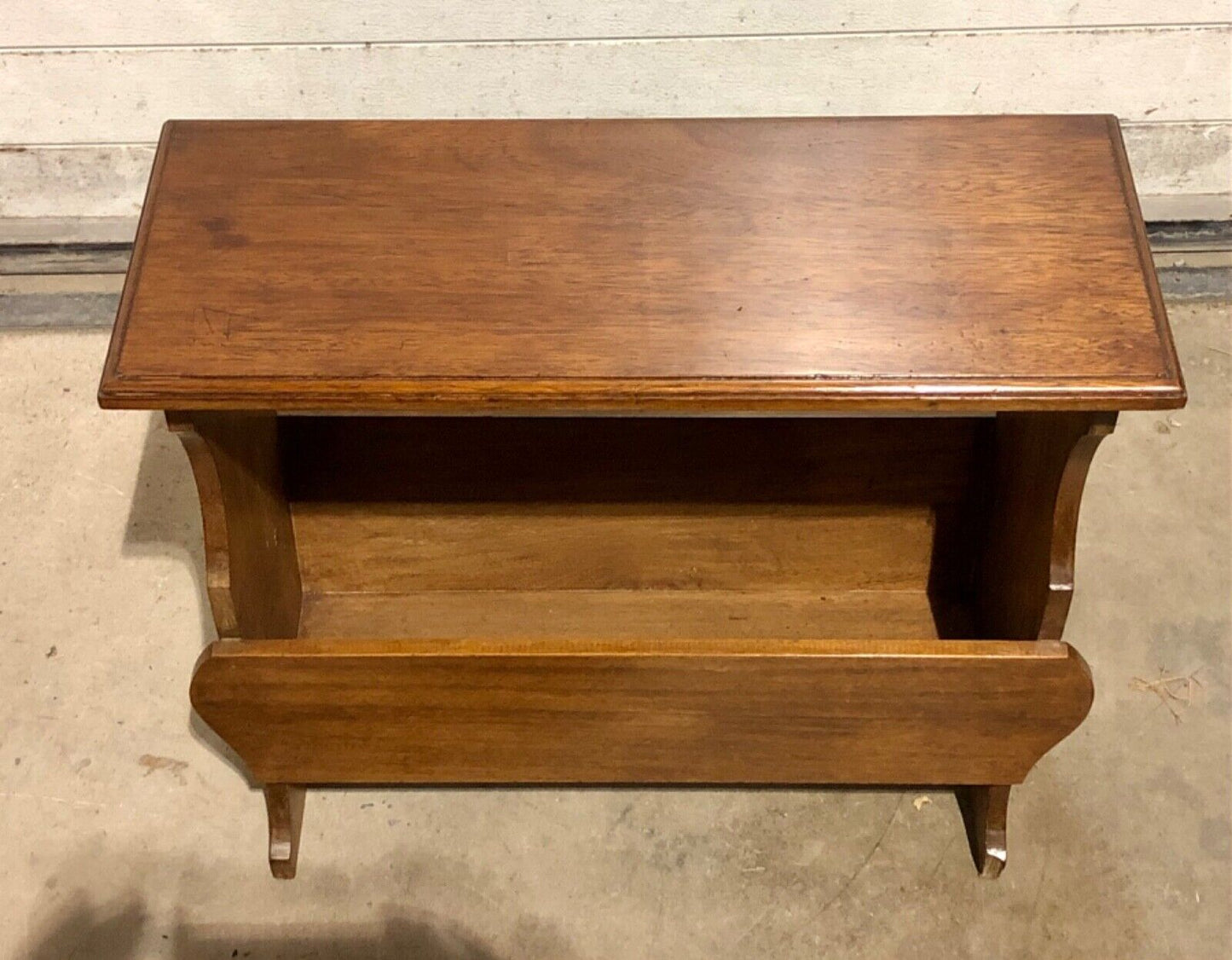 000746....Handsome Vintage Walnut Arts And Crafts Style Occasional Table