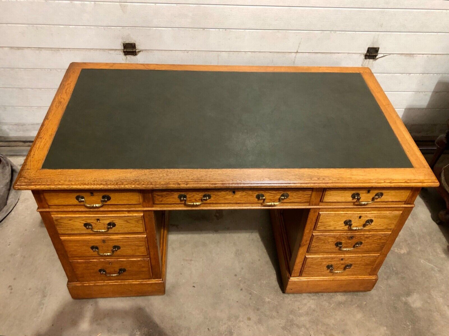 000752....Handsome Vintage Large Oak Pedestal Desk