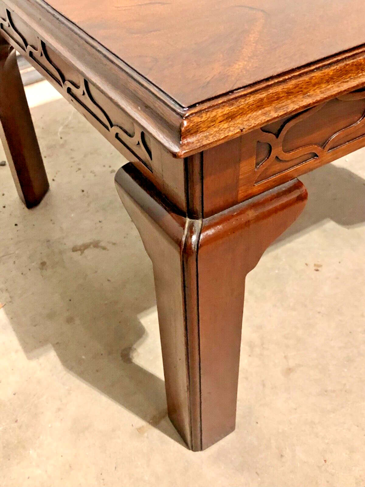 000787....Pair Of Vintage Mahogany End Tables / Lamp Tables