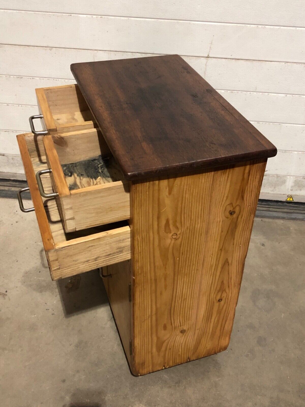 000774....Handsome Pair Of Vintage Cabinets / Bedside Cabinets