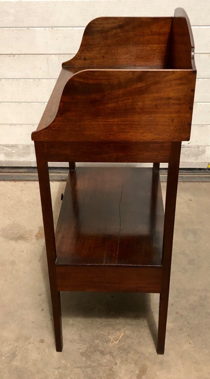 000750....Handsome Georgian Mahogany Washstand With Drawer