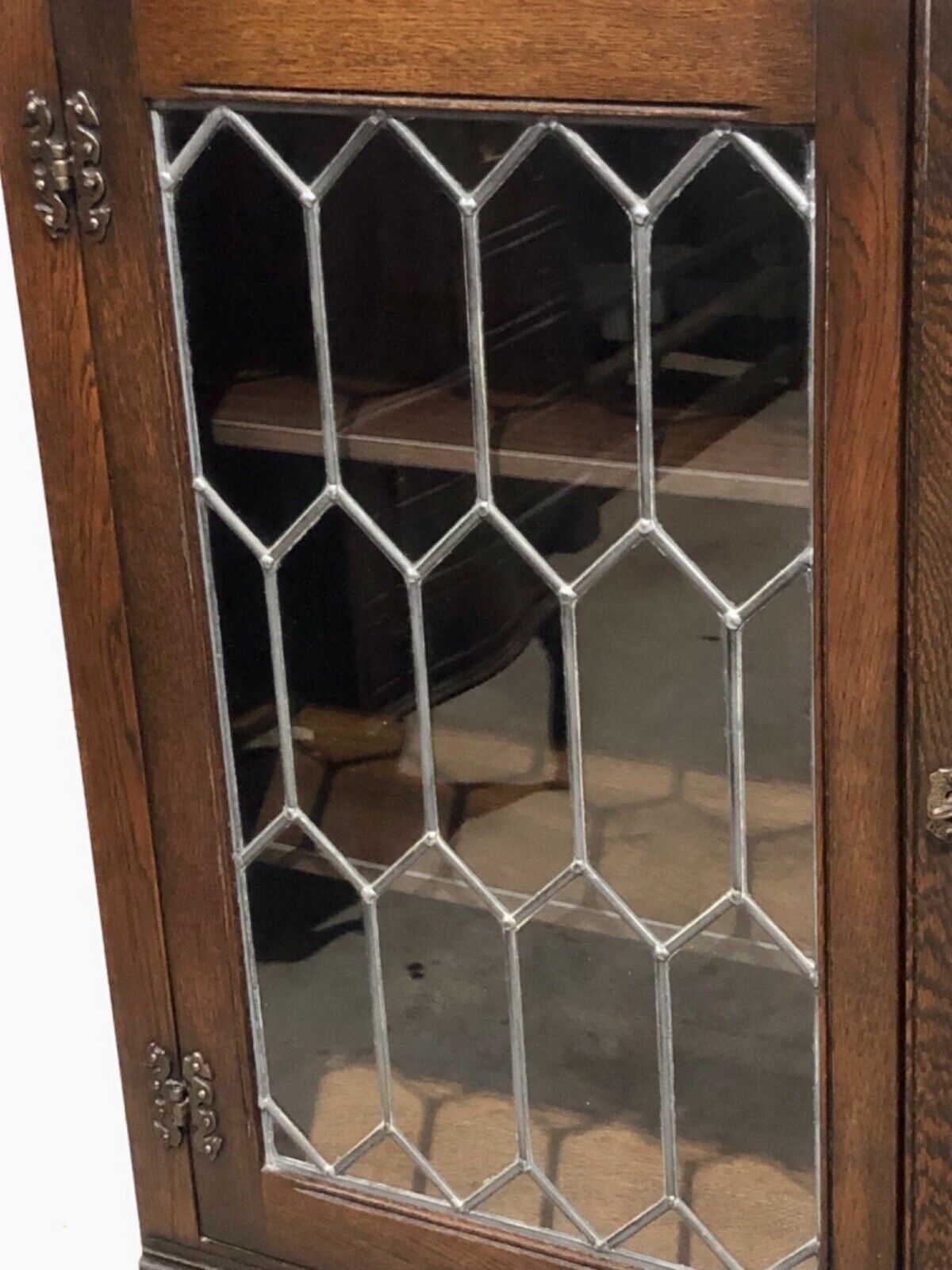 000793....Handsome Vintage Carved Oak Bookcase / Display Cabinet