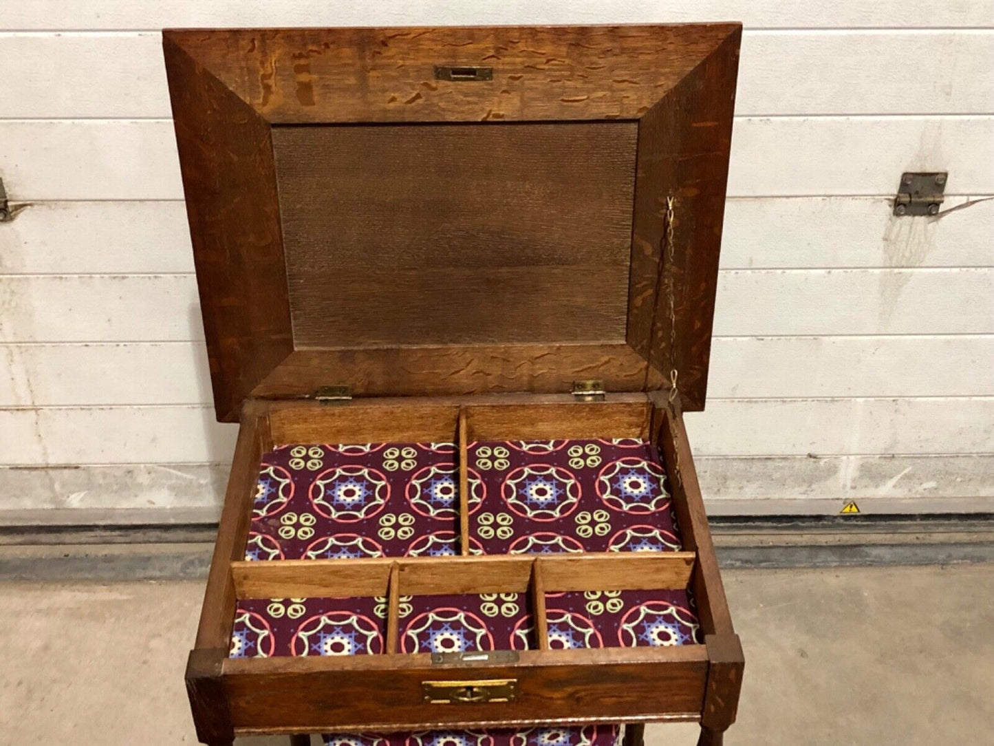 000739....Handsome Edwardian Oak Worktable / Sewing Table