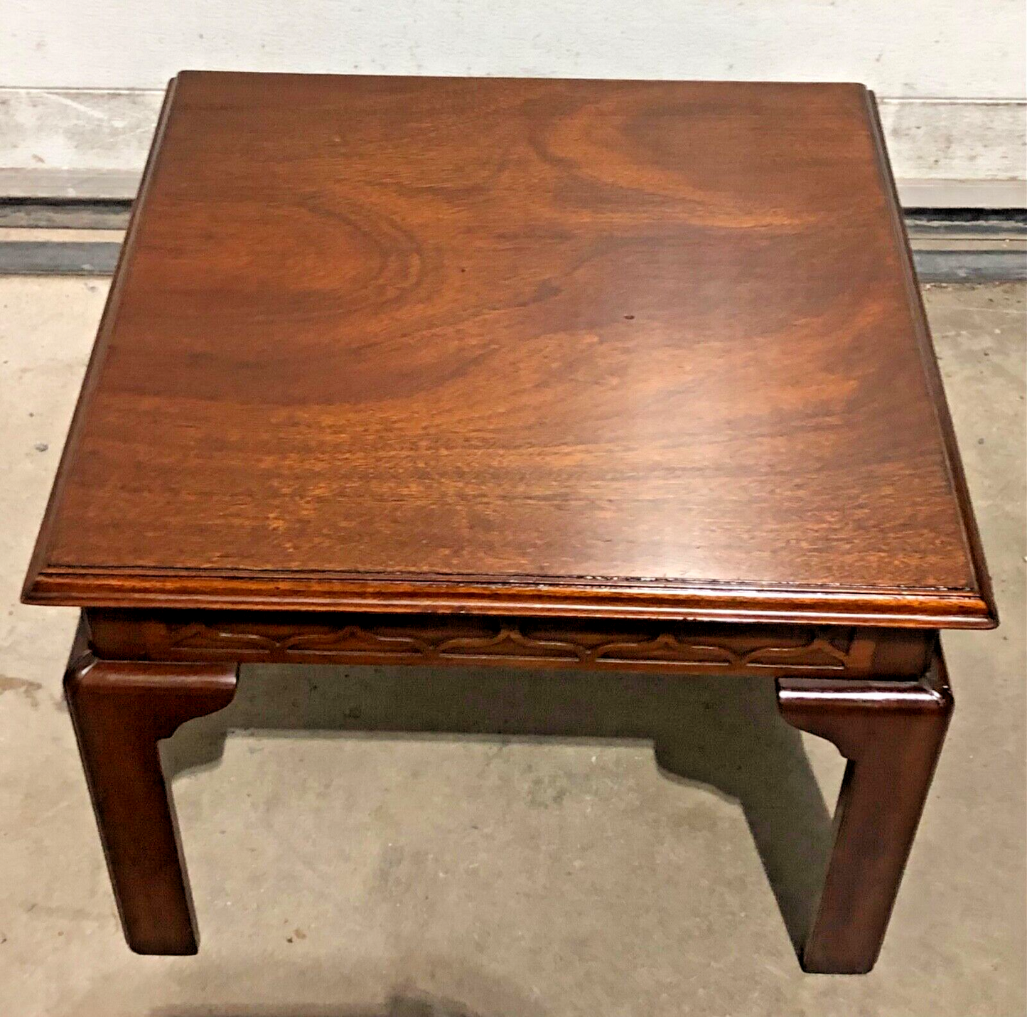 000787....Pair Of Vintage Mahogany End Tables / Lamp Tables