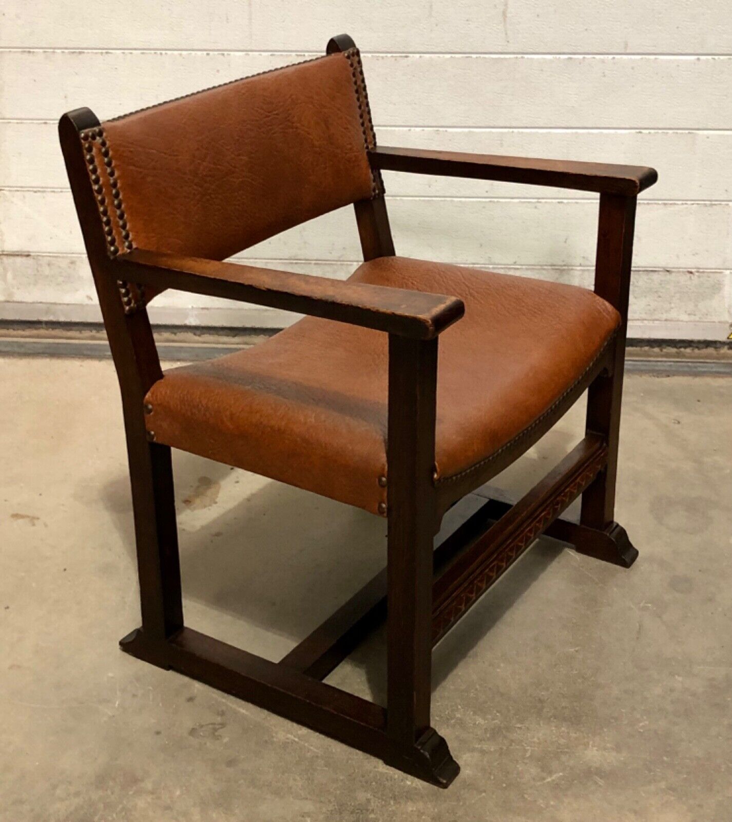 000843....Handsome Arts And Crafts Oak Nursing Chair / Childs Chair