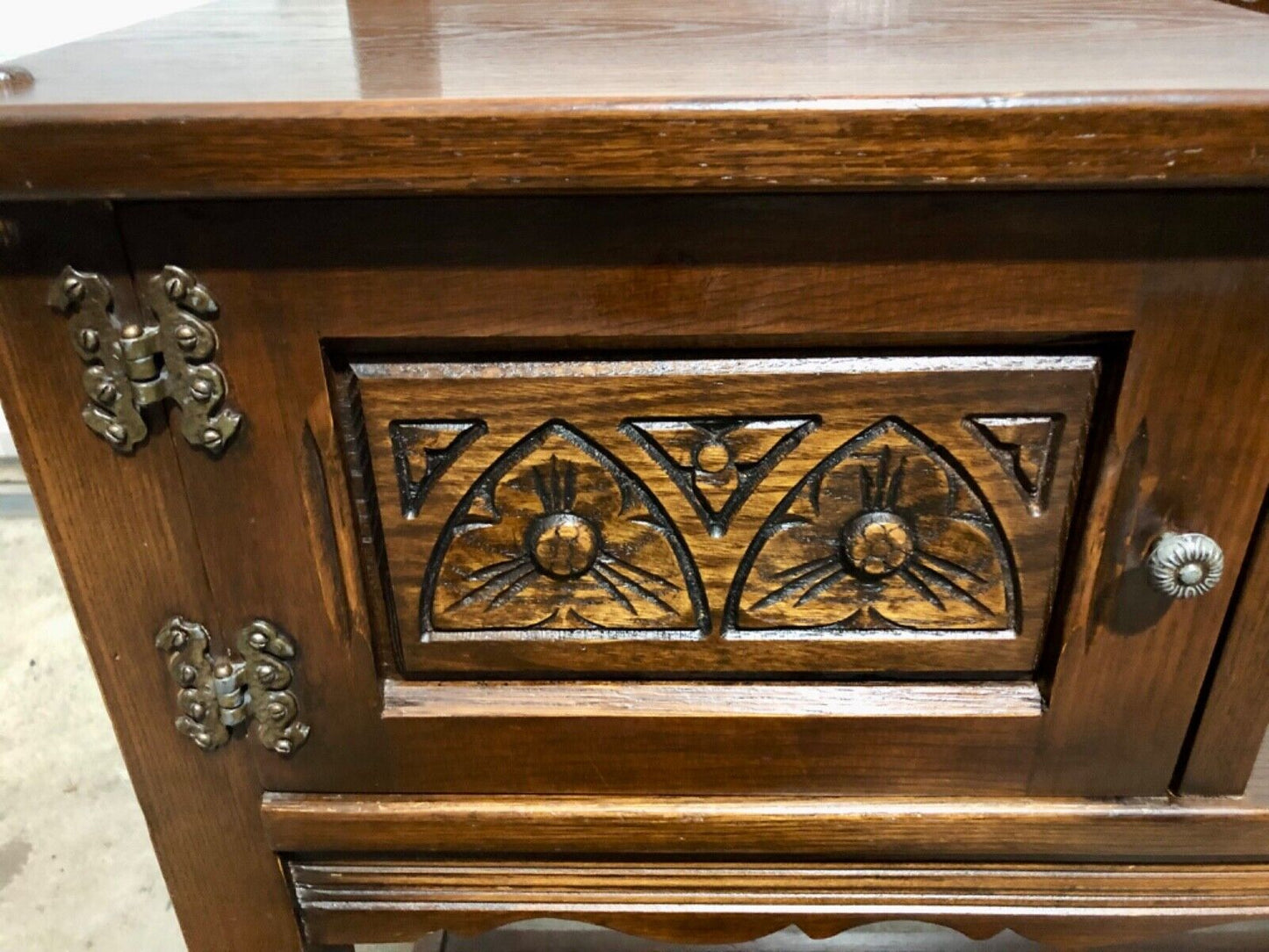 000788....Handsome Carved Oak Hall Seat / Old Charm Telephone Table ( sold )
