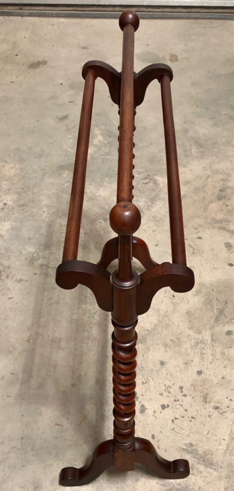 000822....Handsome Antique Mahogany Towel Rail