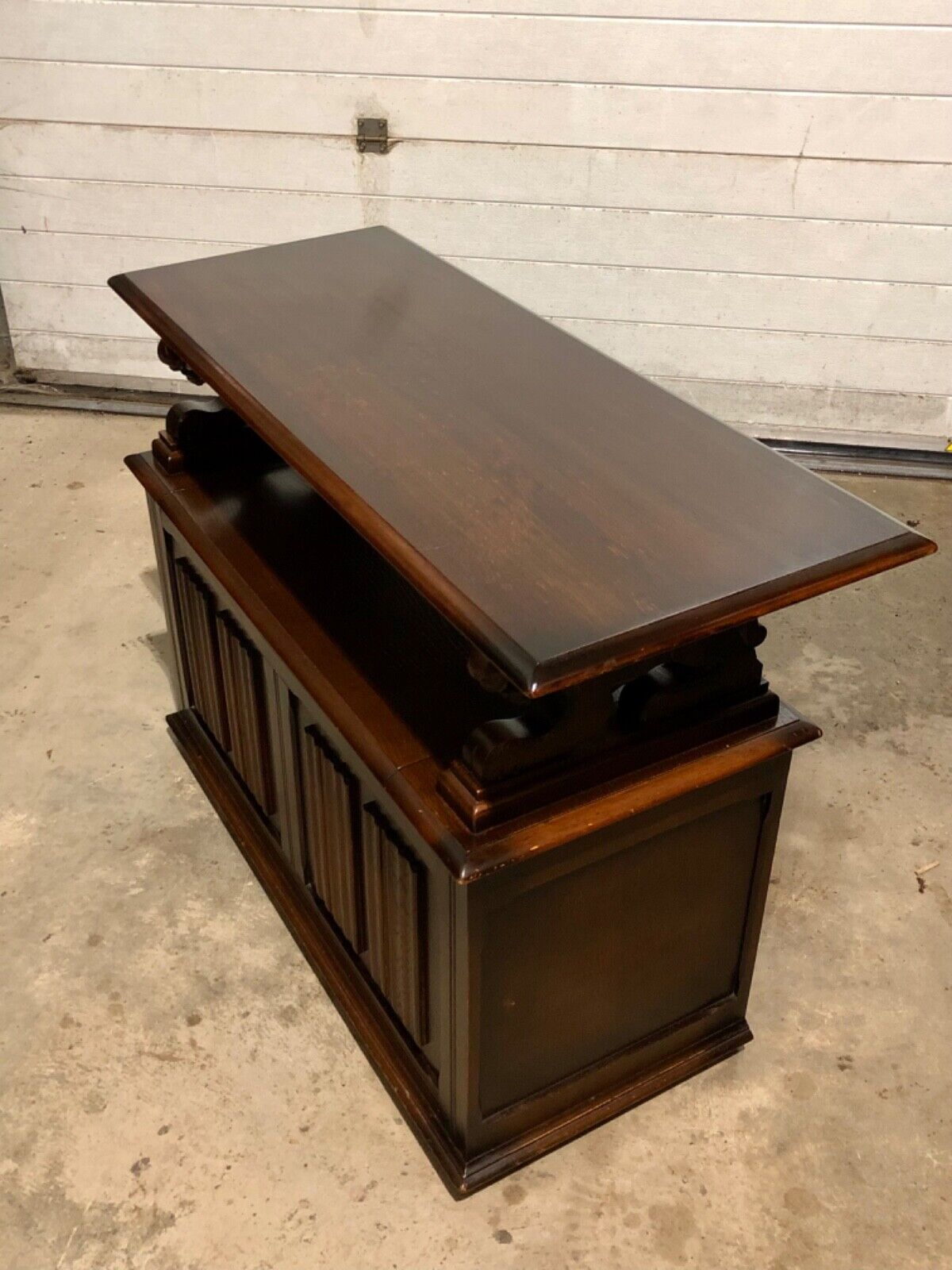 000797....Handsome Vintage Carved Oak Monks Bench / Hall Seat ( sold )