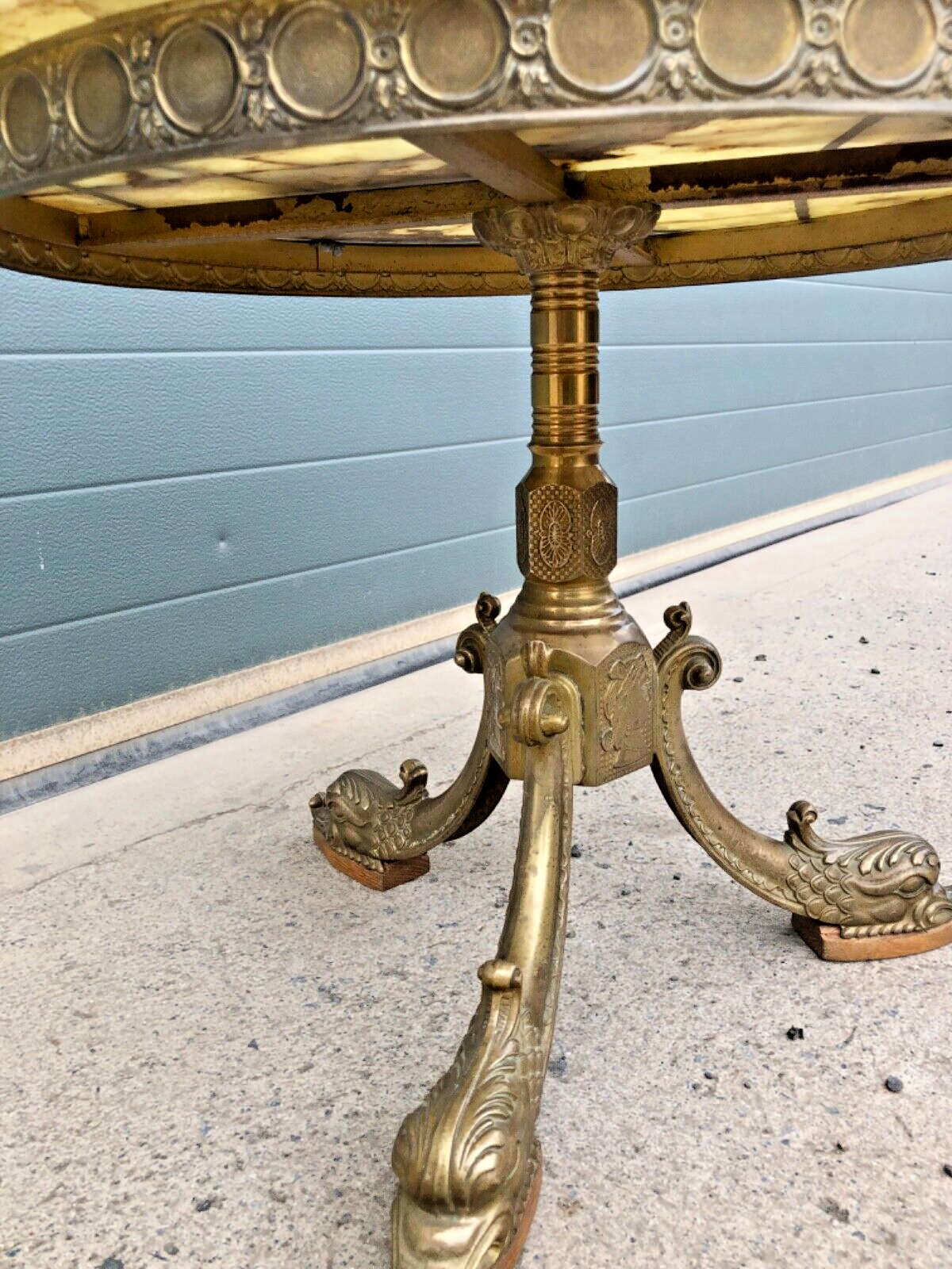 000832....Round Onyx Coffee Table On Decorative Dolphin Brass Base. ( Sold )