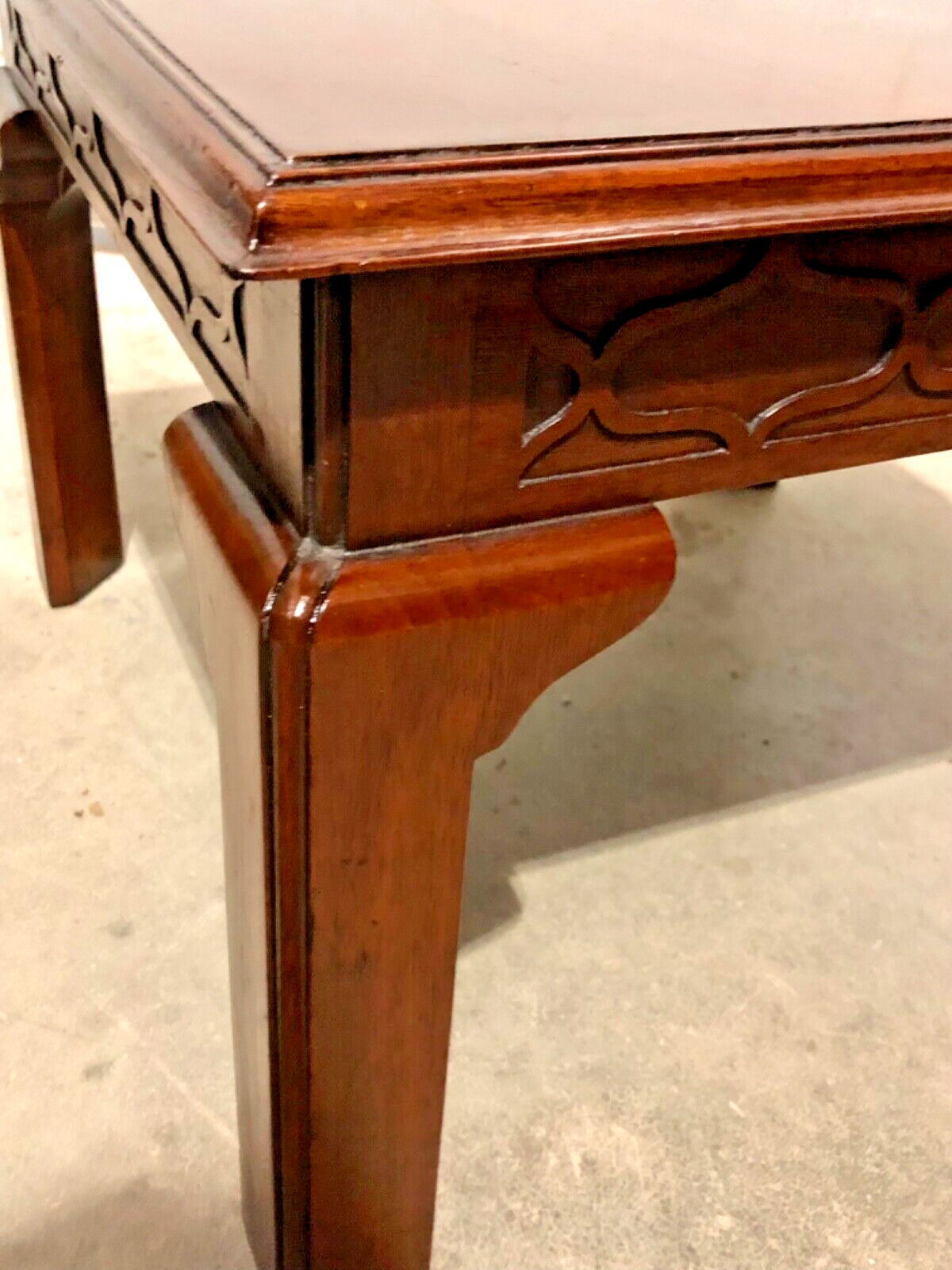 000787....Pair Of Vintage Mahogany End Tables / Lamp Tables