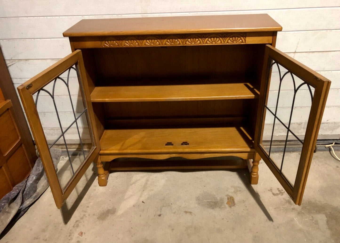 000779....Handsome Vintage Oak Bookcase / Display Cabinet ( sold )