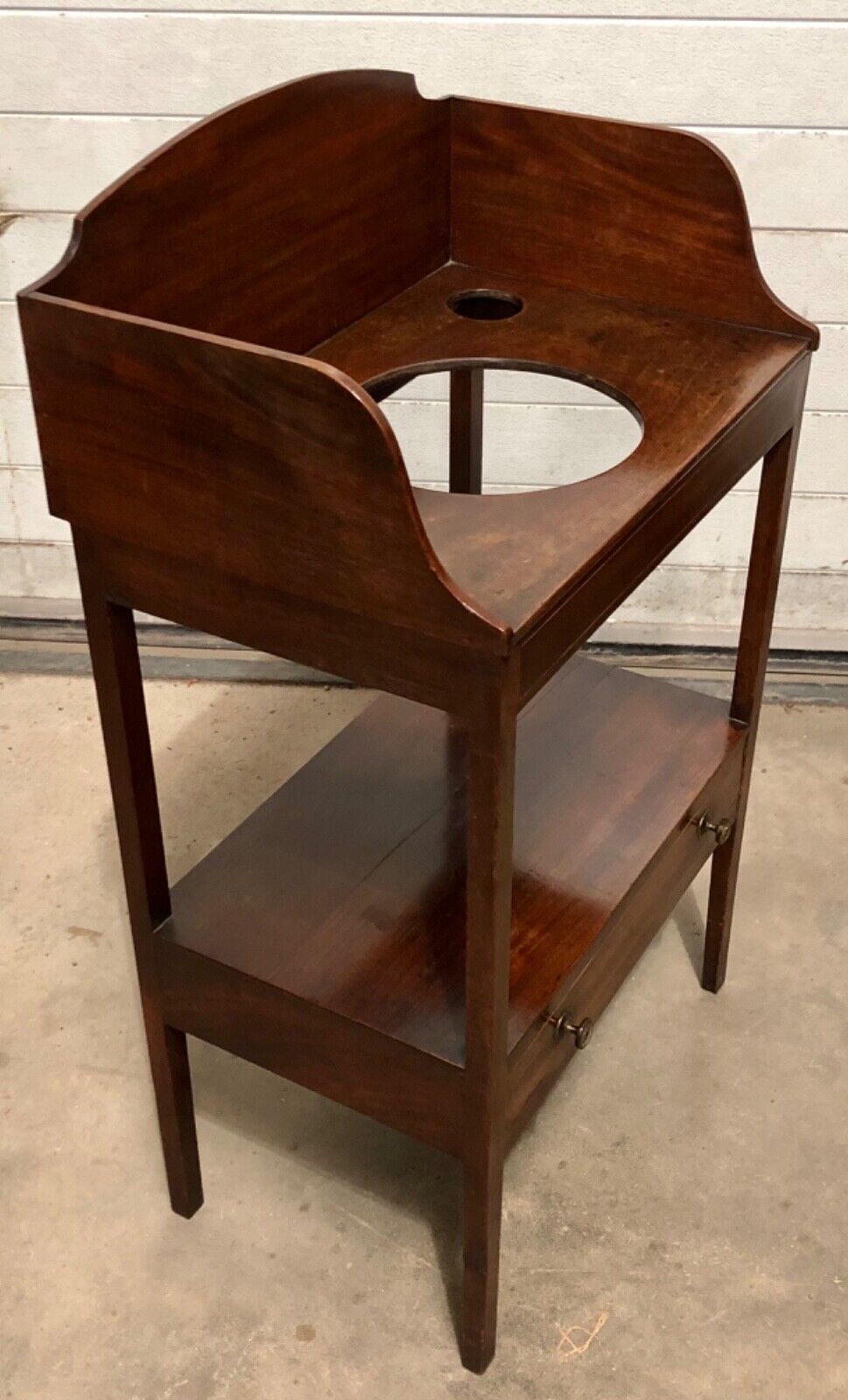 000750....Handsome Georgian Mahogany Washstand With Drawer