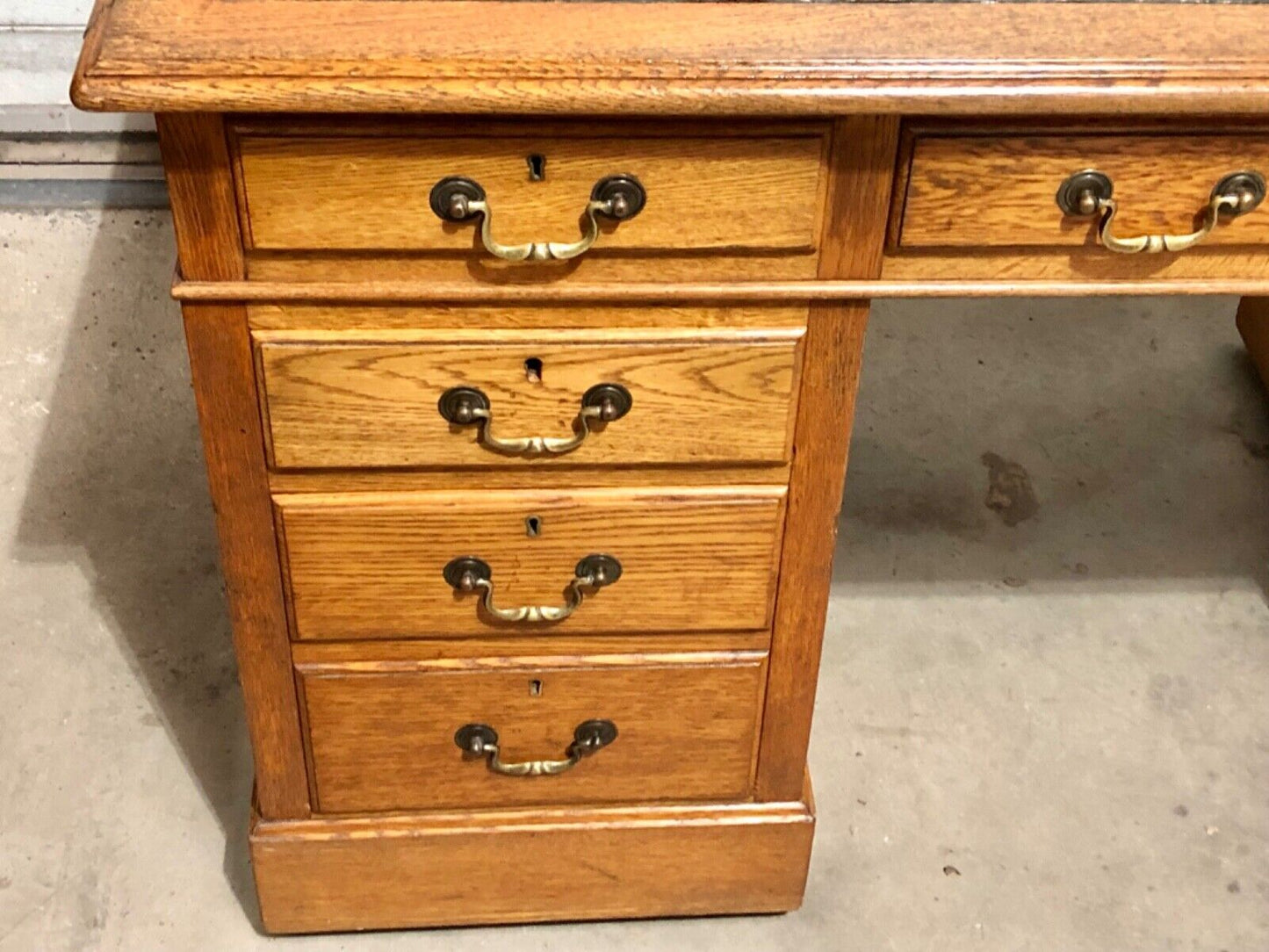 000752....Handsome Vintage Large Oak Pedestal Desk ( sold )