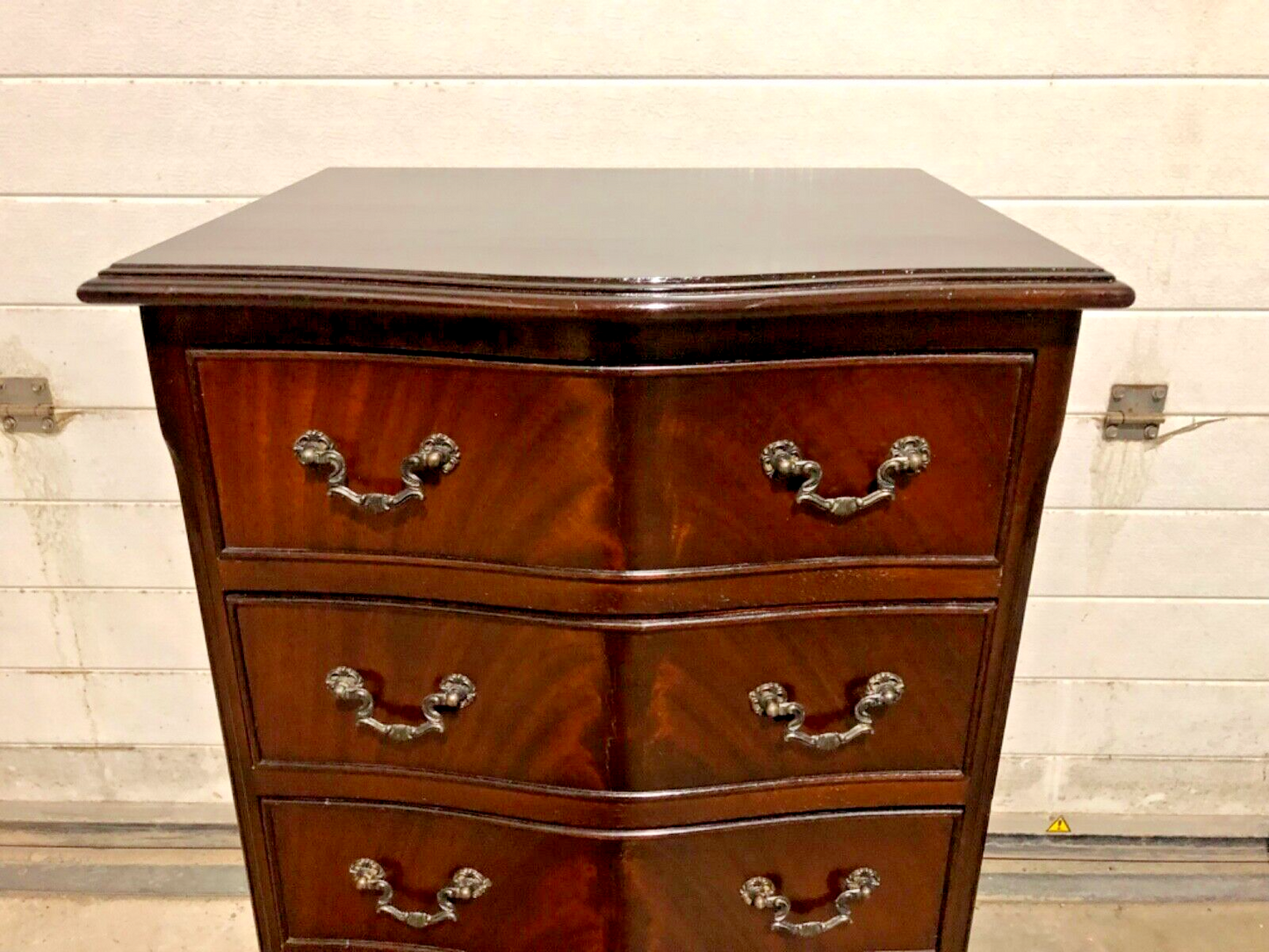 000764....Handsome Vintage Tallboy Chest / Chest Of Six Drawers