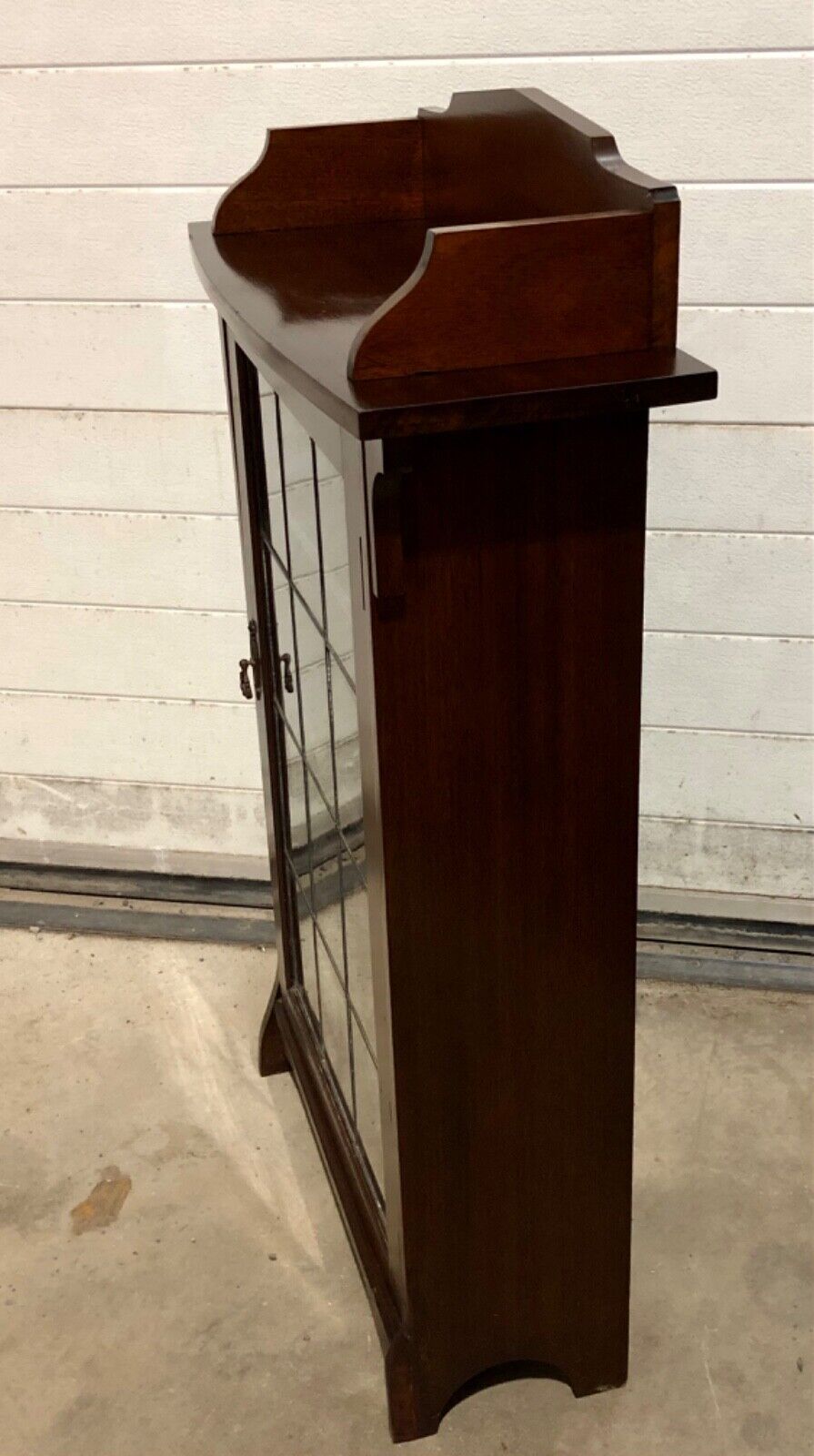 000778....Handsome Vintage Arts And Crafts Mahogany Bookcase / Display Cabinet ( sold )