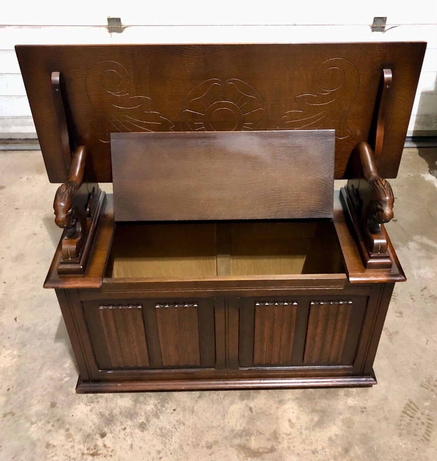 000797....Handsome Vintage Carved Oak Monks Bench / Hall Seat ( sold )