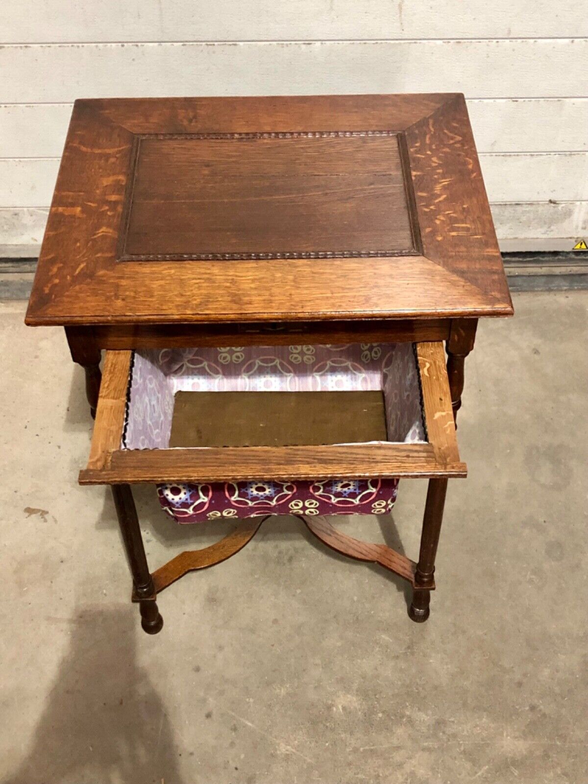 000739....Handsome Edwardian Oak Worktable / Sewing Table