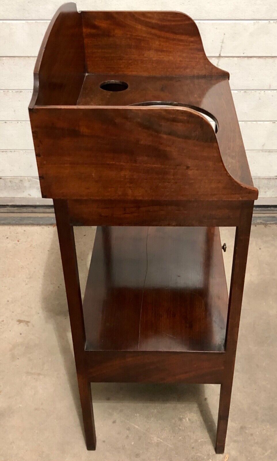 000750....Handsome Georgian Mahogany Washstand With Drawer