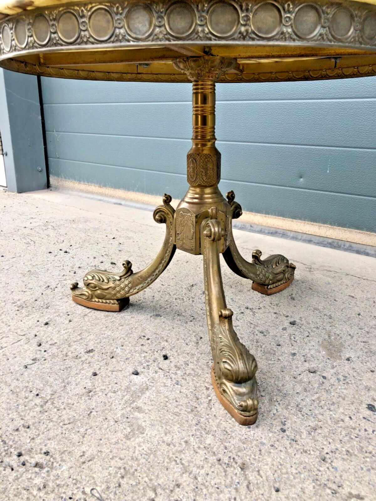 000832....Round Onyx Coffee Table On Decorative Dolphin Brass Base. ( Sold )