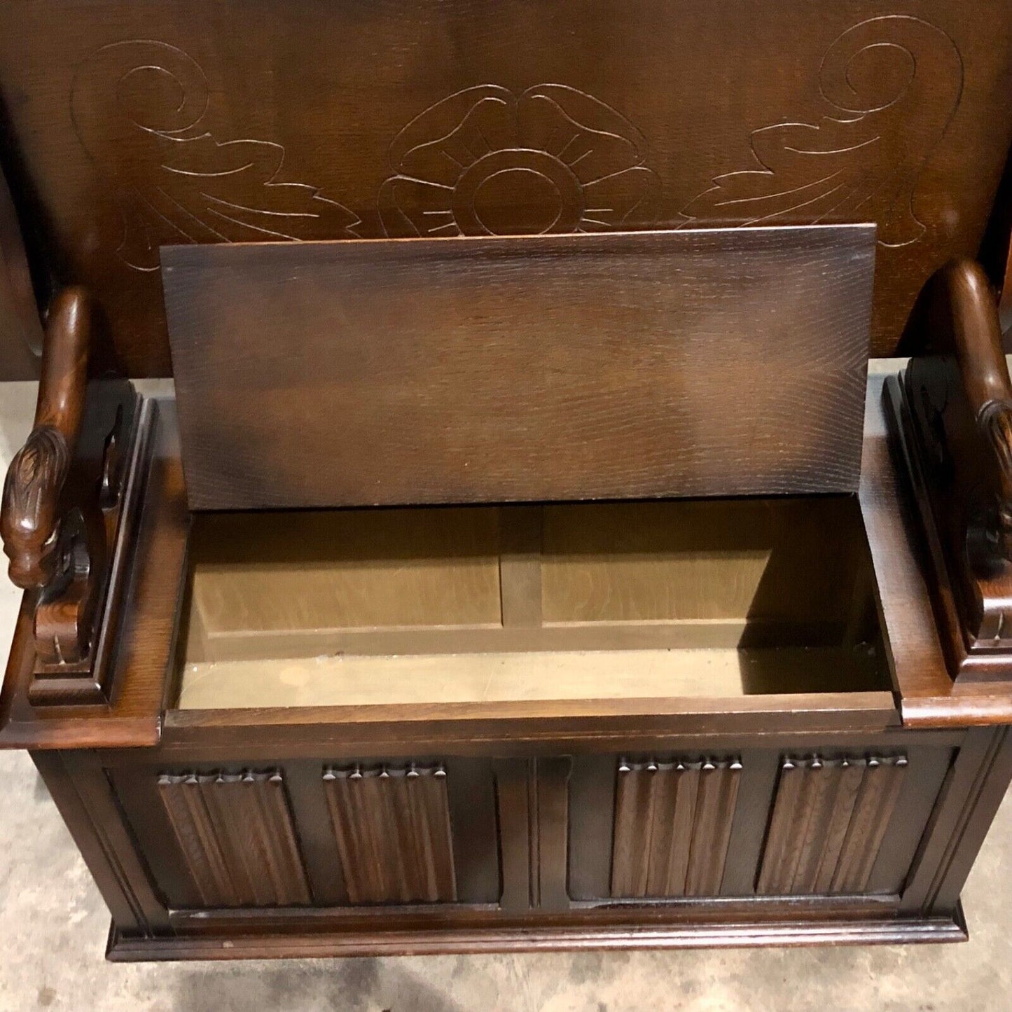 000797....Handsome Vintage Carved Oak Monks Bench / Hall Seat ( sold )