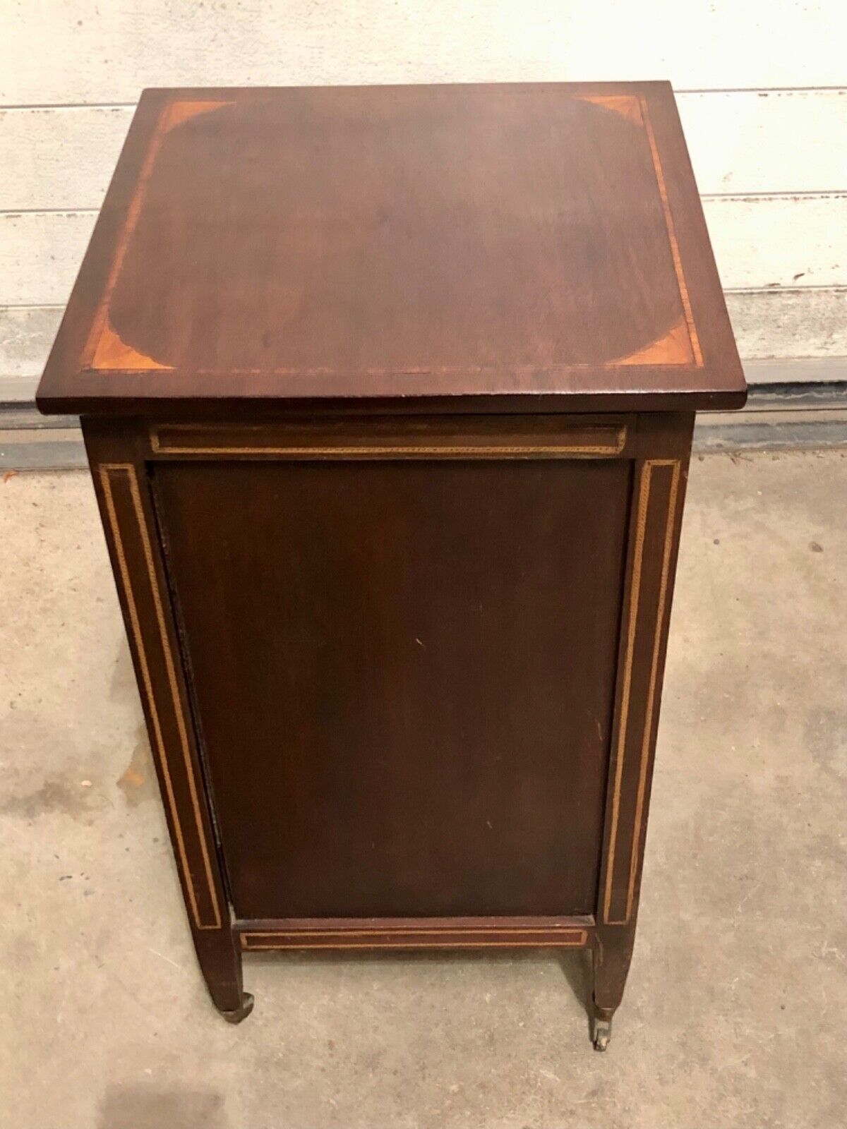 000747....Handsome Edwardian Inlaid Mahogany Bedside Table ( sold )