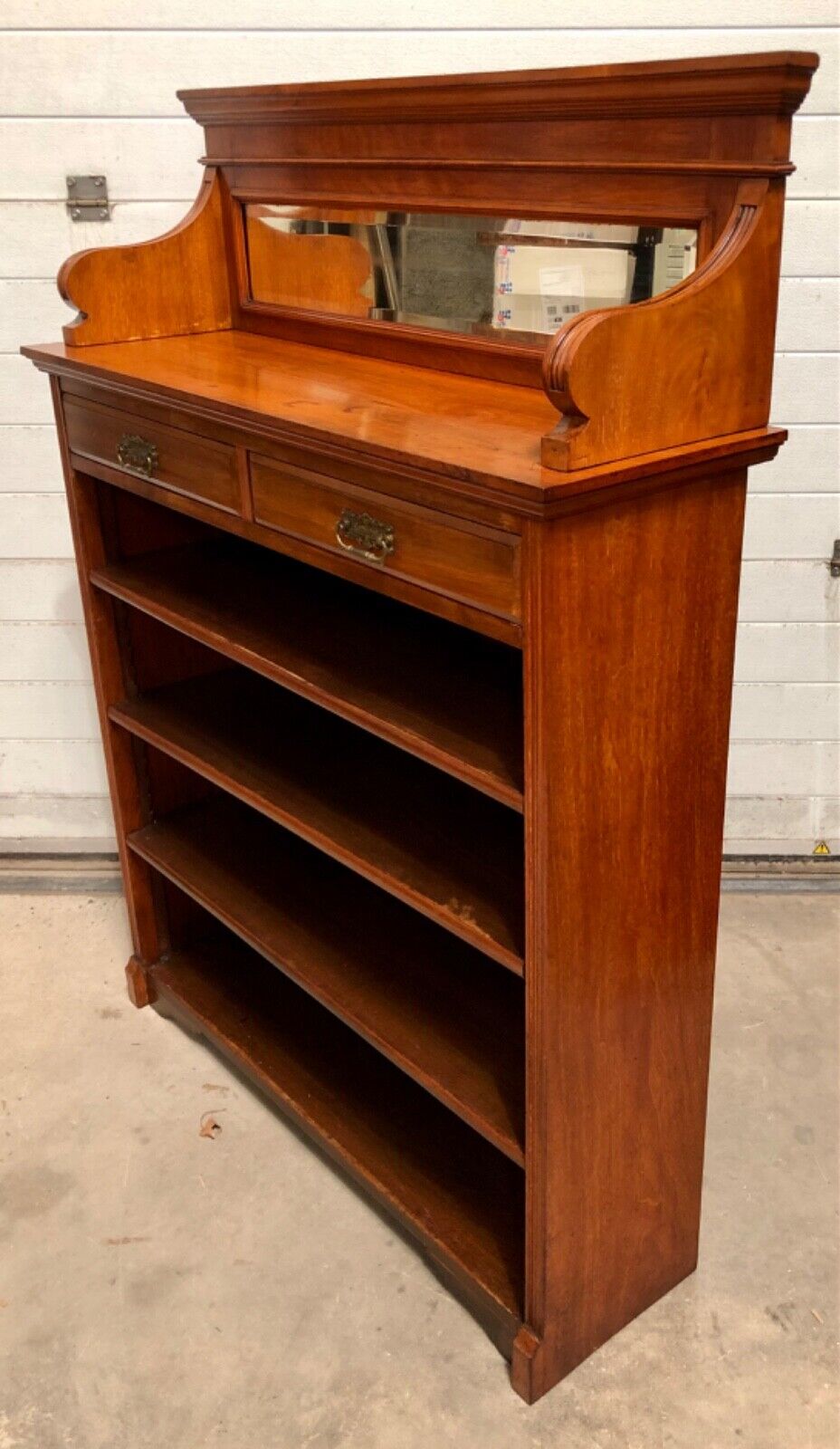000829.....Handsome Edwardian Walnut Bookcase / Bookshelves