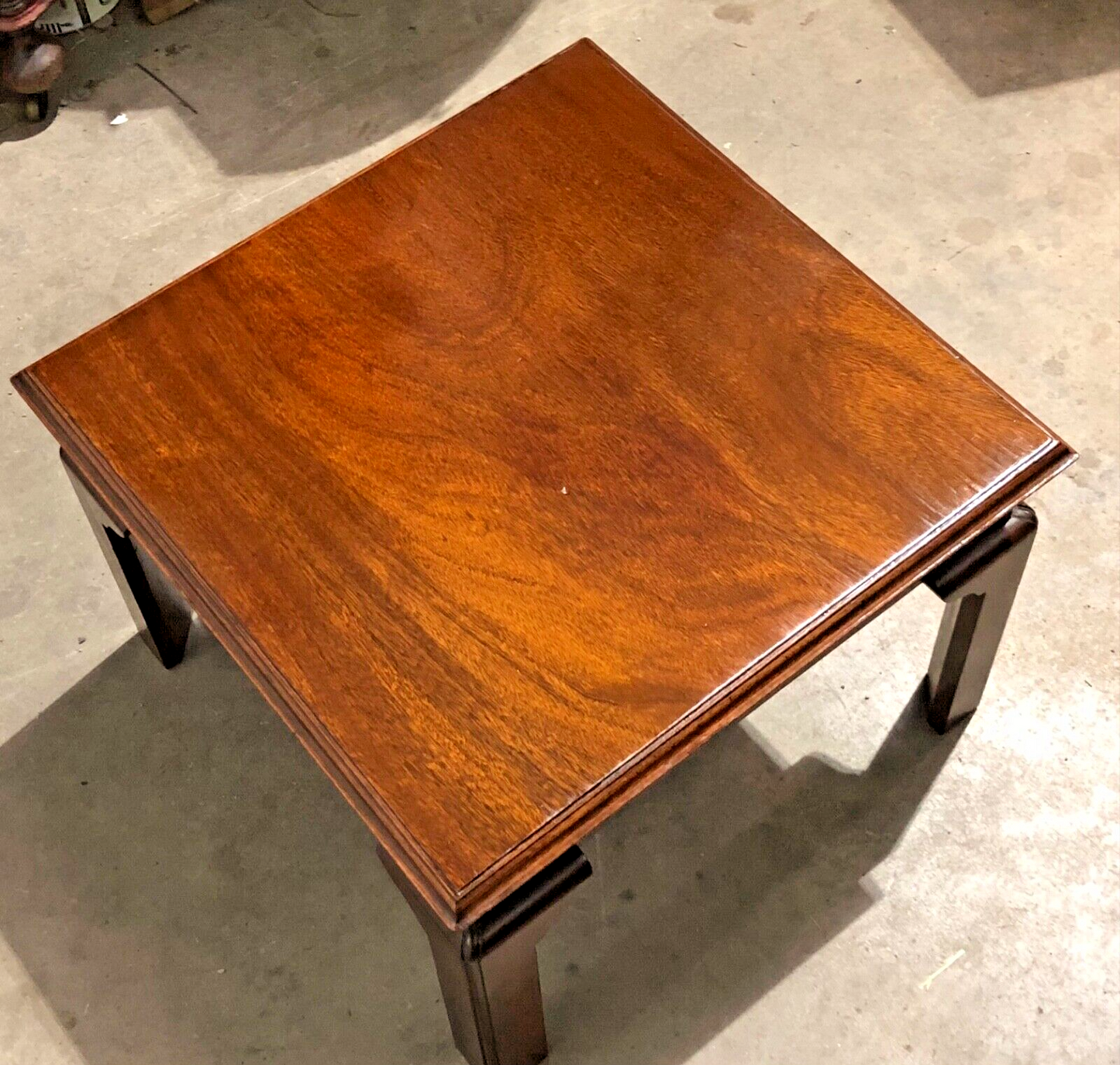 000787....Pair Of Vintage Mahogany End Tables / Lamp Tables
