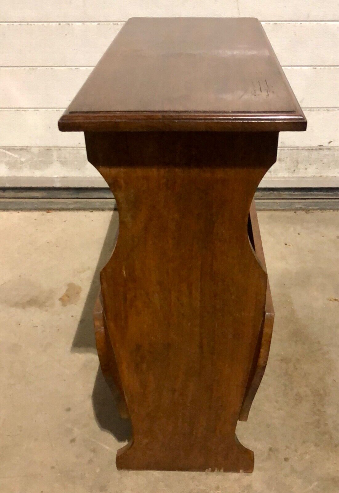 000746....Handsome Vintage Walnut Arts And Crafts Style Occasional Table