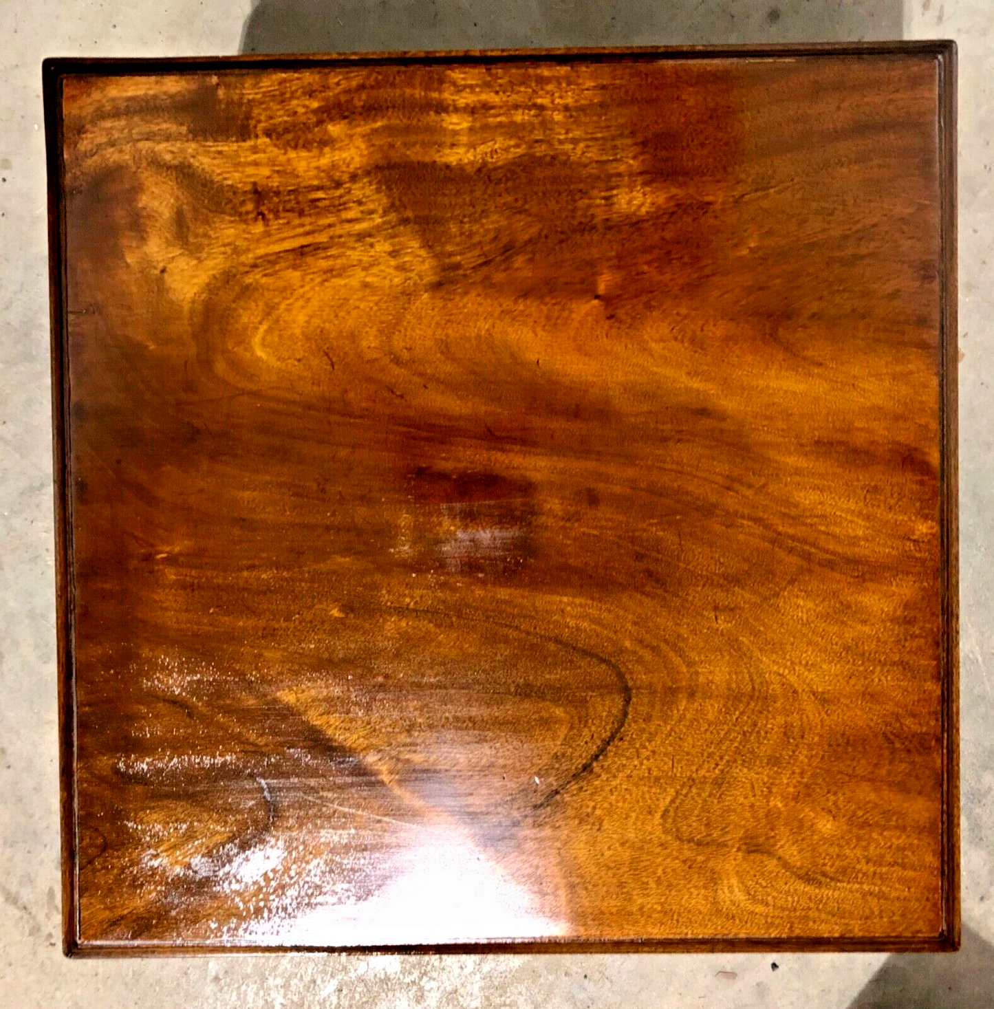 000787....Pair Of Vintage Mahogany End Tables / Lamp Tables