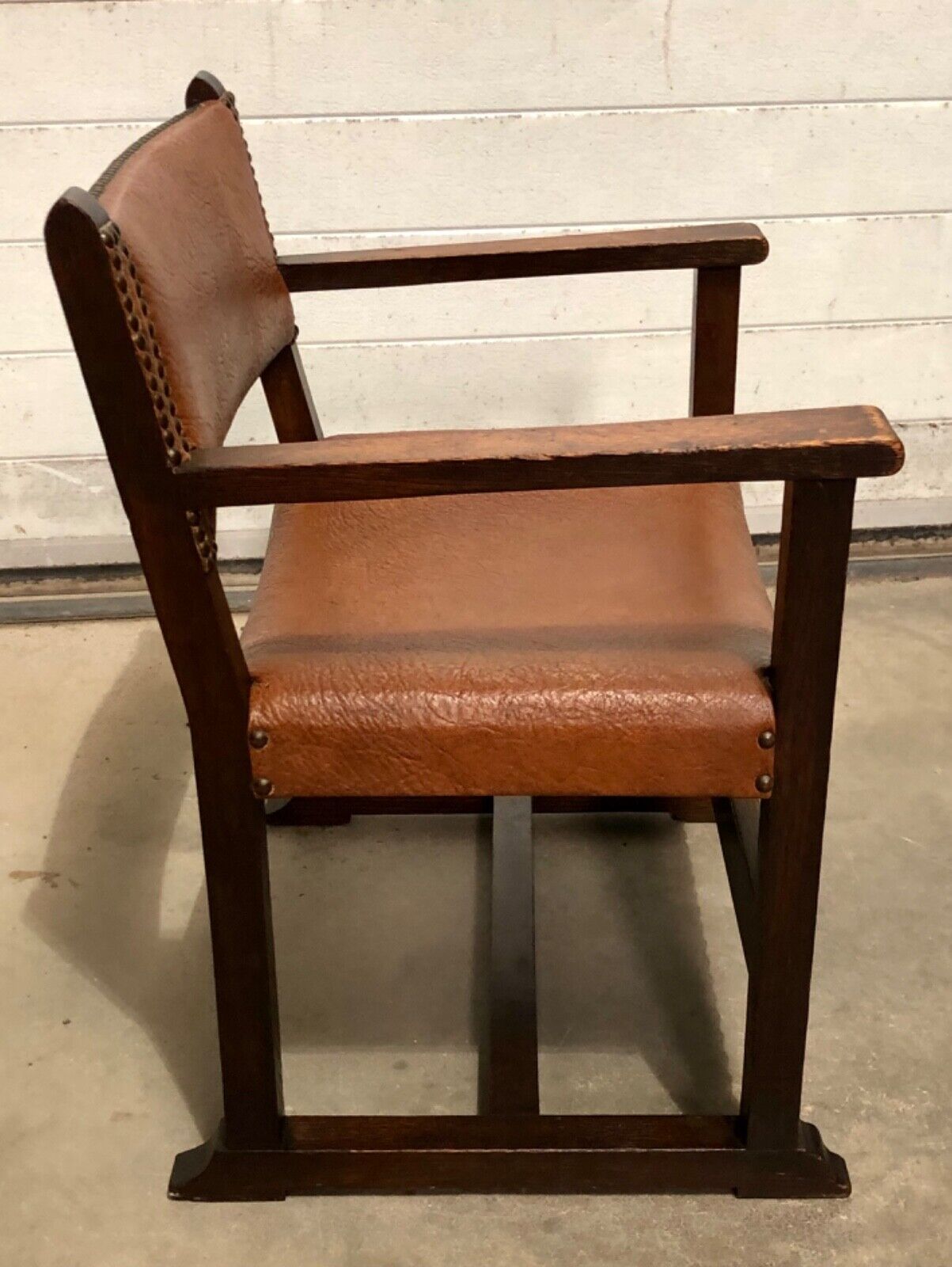 000843....Handsome Arts And Crafts Oak Nursing Chair / Childs Chair