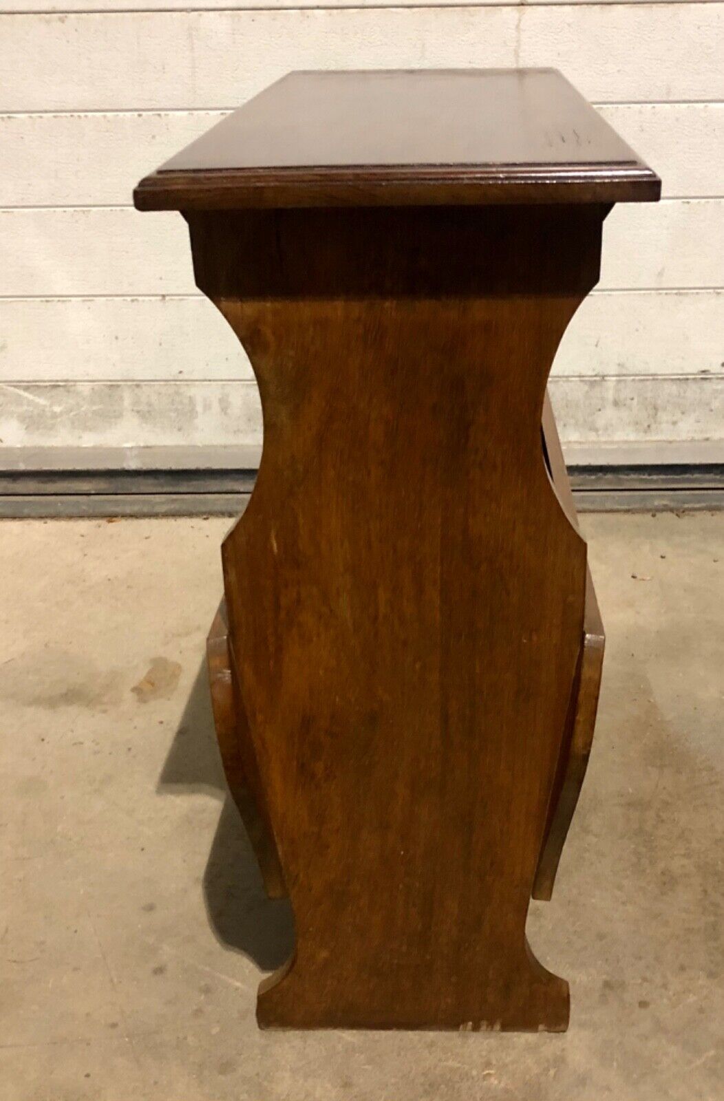 000746....Handsome Vintage Walnut Arts And Crafts Style Occasional Table