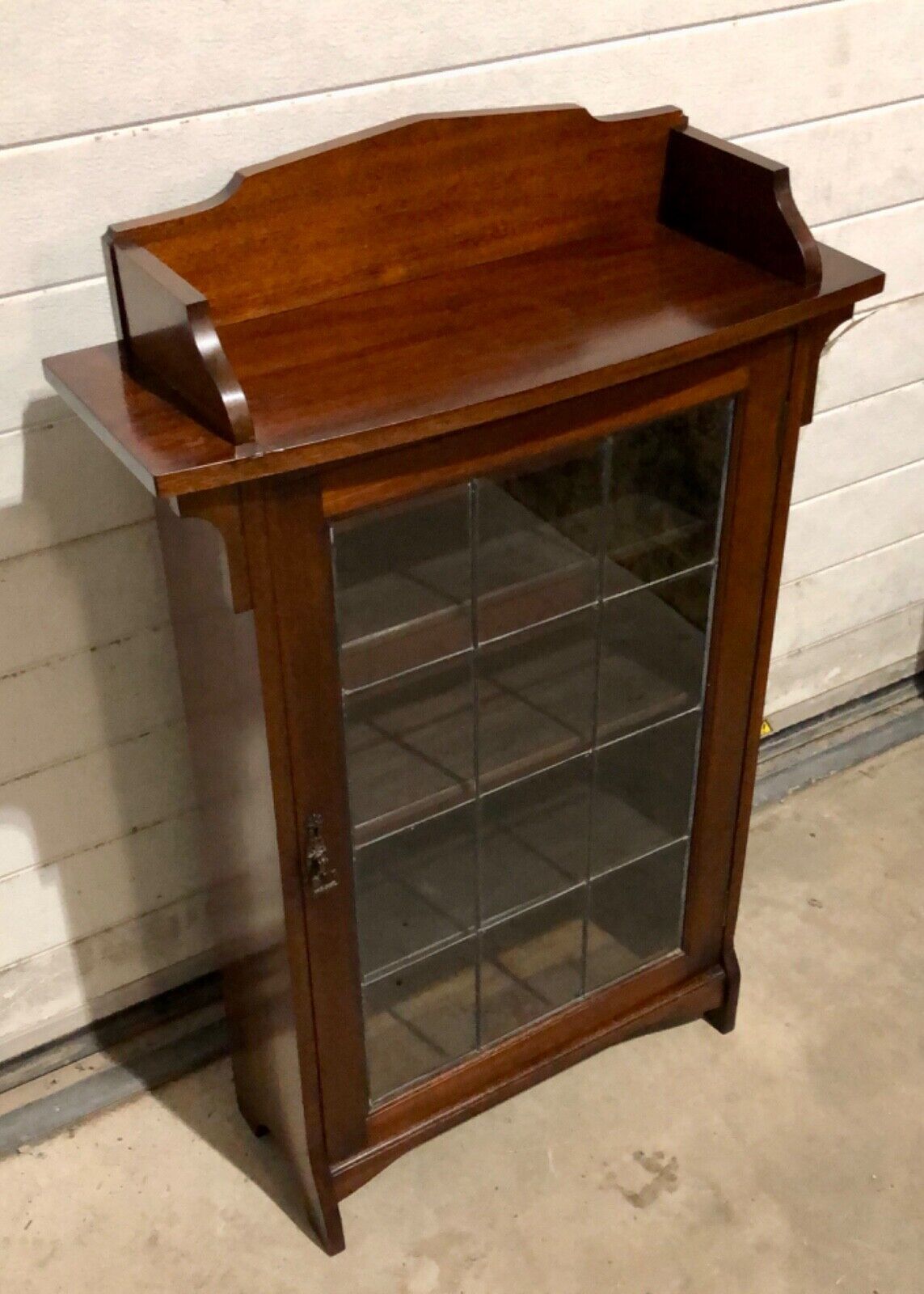 000778....Handsome Vintage Arts And Crafts Mahogany Bookcase / Display Cabinet ( sold )