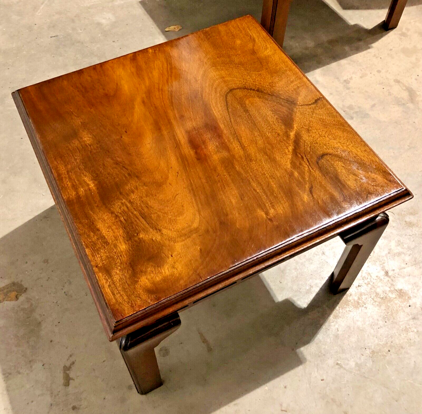 000787....Pair Of Vintage Mahogany End Tables / Lamp Tables