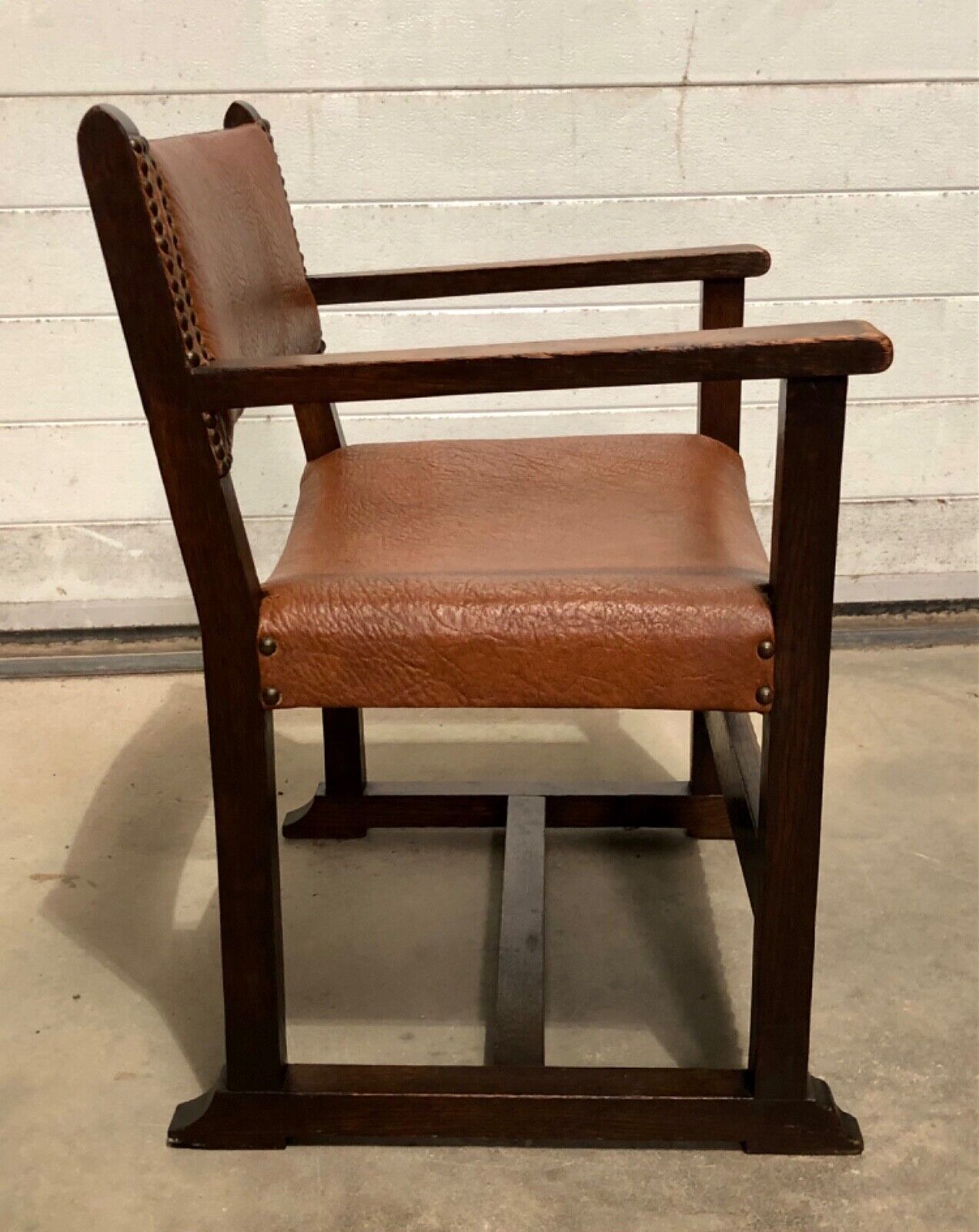 000843....Handsome Arts And Crafts Oak Nursing Chair / Childs Chair