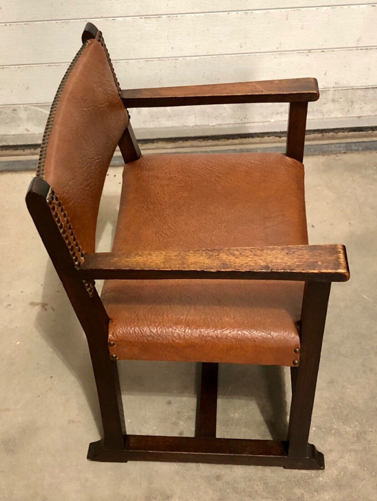 000843....Handsome Arts And Crafts Oak Nursing Chair / Childs Chair