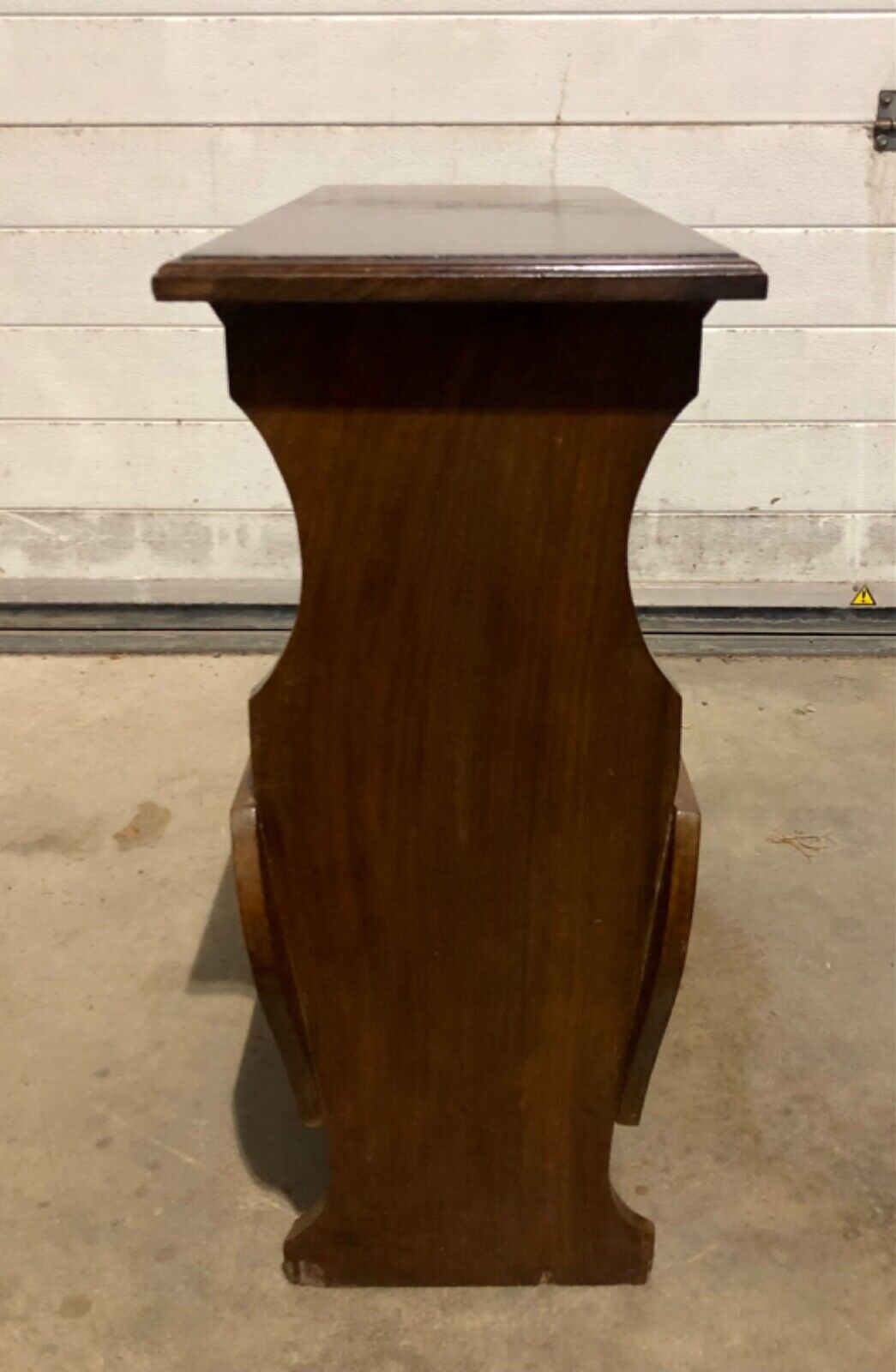 000746....Handsome Vintage Walnut Arts And Crafts Style Occasional Table
