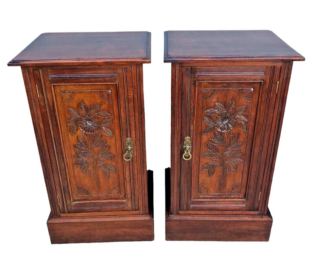 000808....Handsome Pair Of Edwardian Carved Walnut Bedside Cabinets / Bedside Tables ( sold )