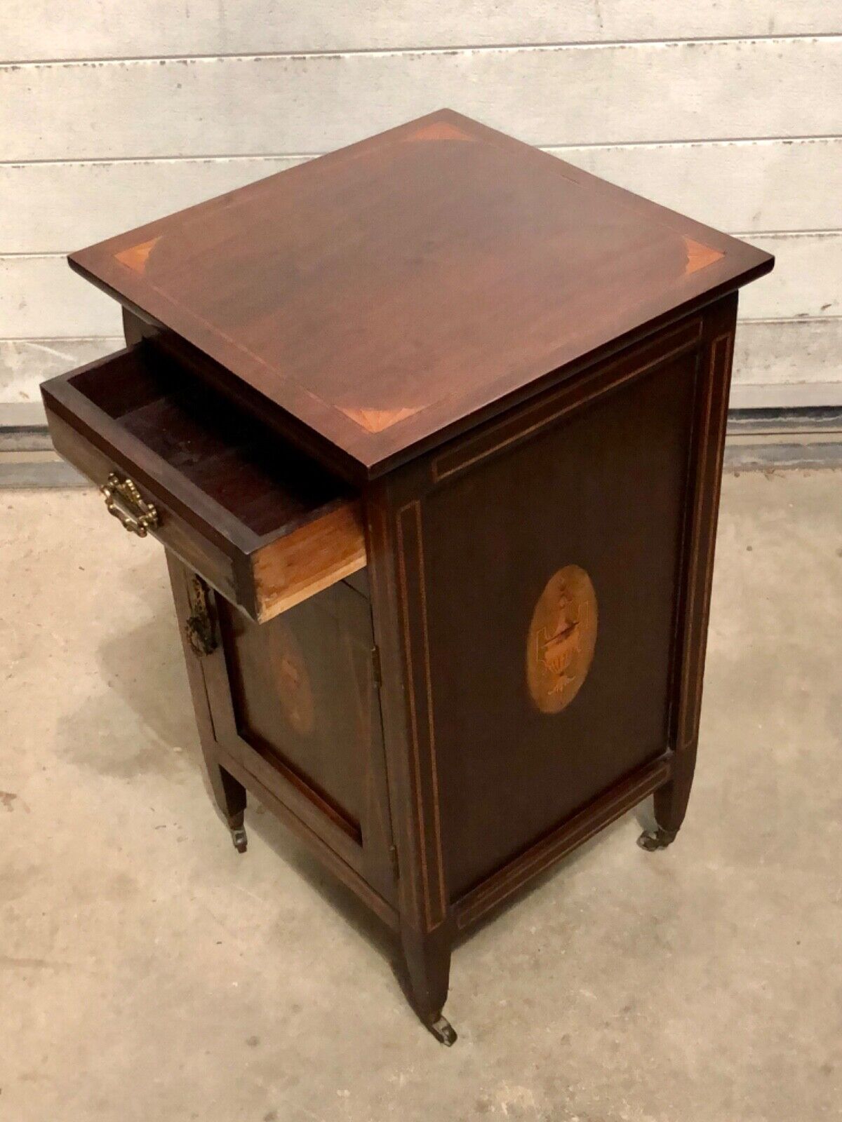 000747....Handsome Edwardian Inlaid Mahogany Bedside Table ( sold )