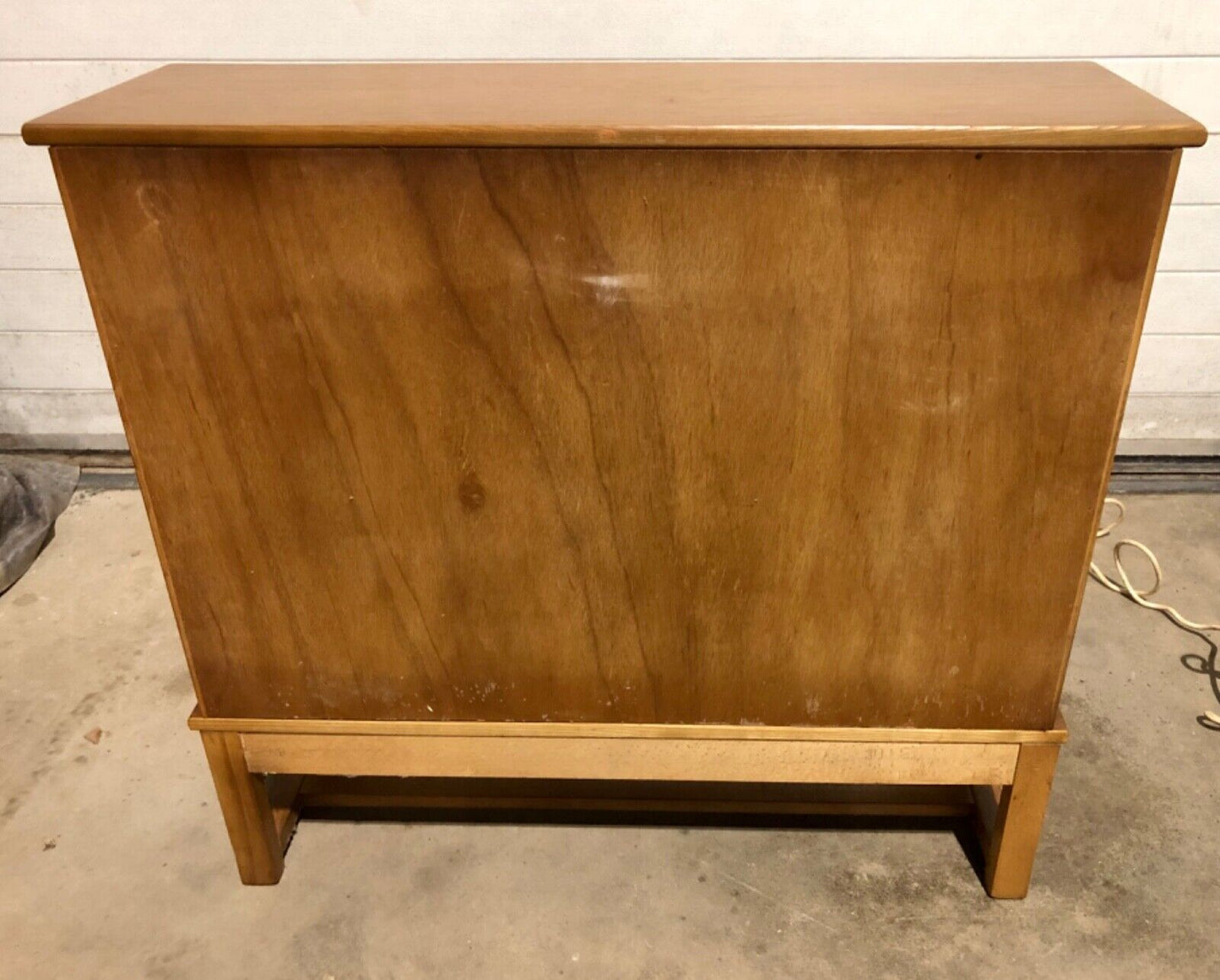 000779....Handsome Vintage Oak Bookcase / Display Cabinet ( sold )