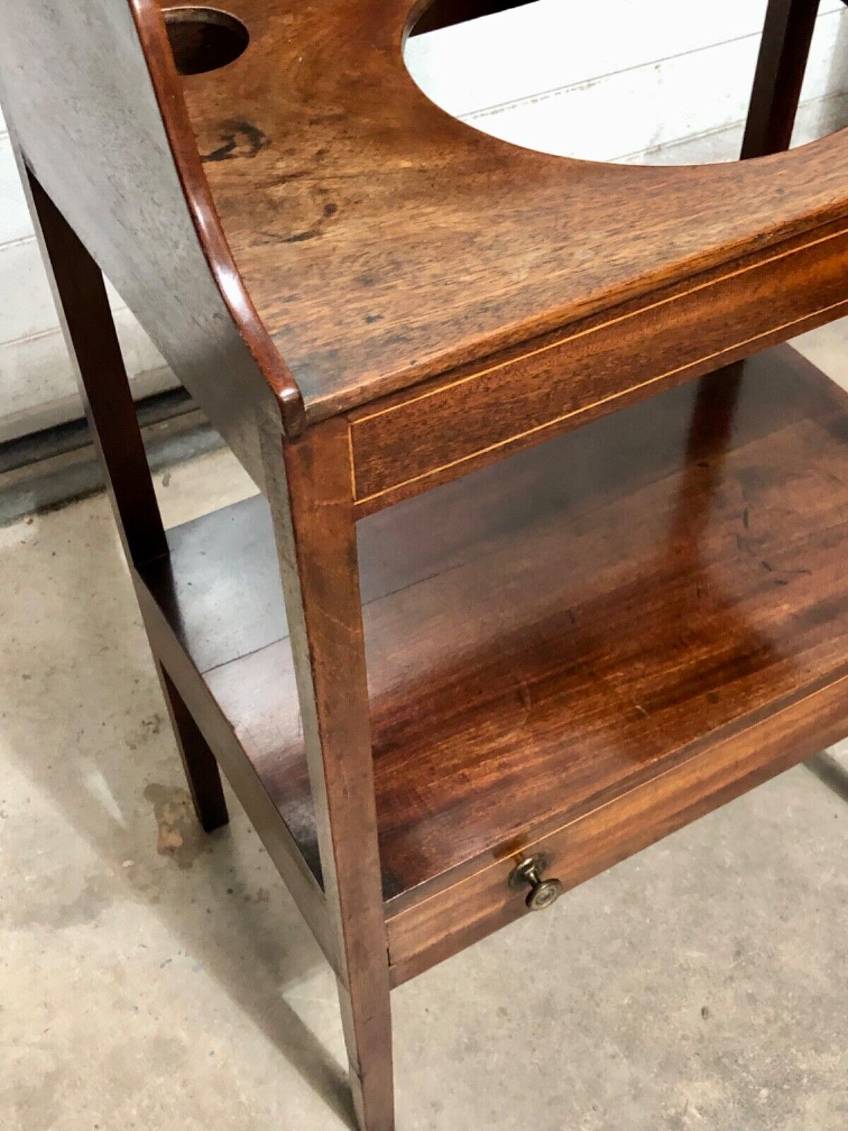 000750....Handsome Georgian Mahogany Washstand With Drawer