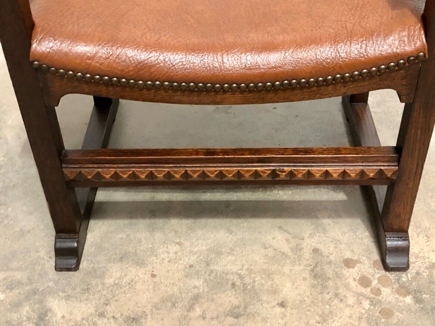 000843....Handsome Arts And Crafts Oak Nursing Chair / Childs Chair