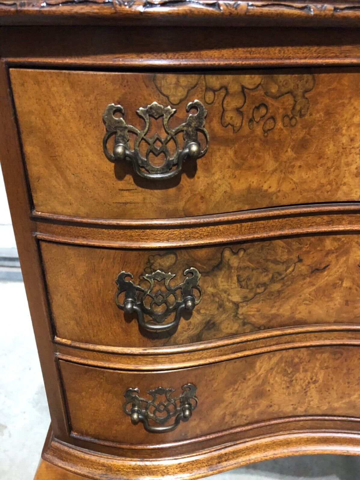 000768....Handsome Vintage Figured Walnut Bedside Chest / Lamp Table(sold )