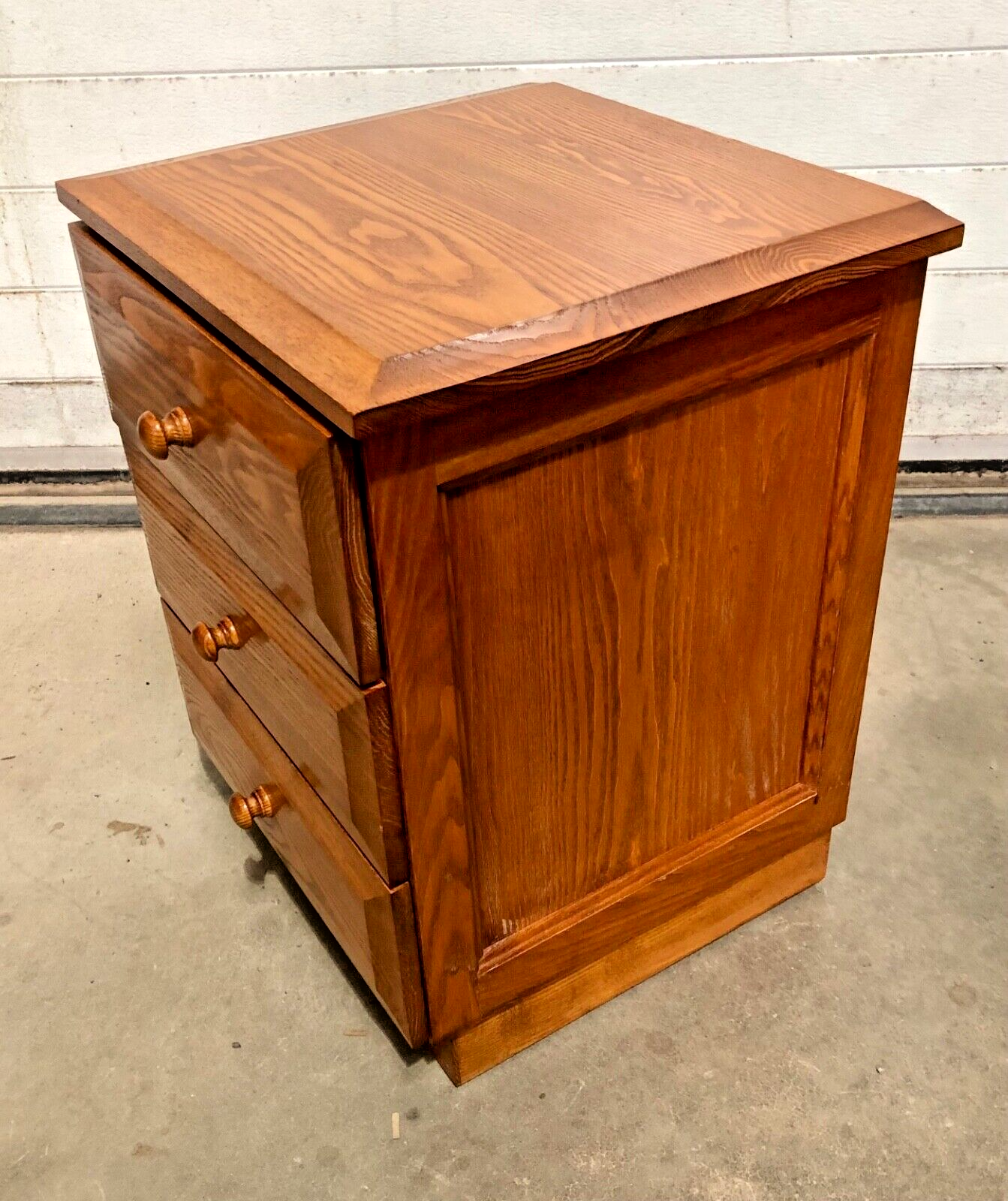 000827....Handsome Pair Of Solid Ash Bedside Chests / Vintage Ash Lamp Tables ( sold )