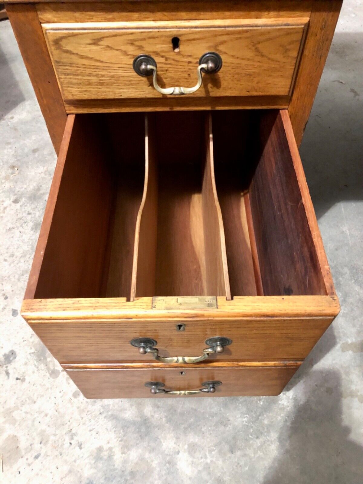 000752....Handsome Vintage Large Oak Pedestal Desk ( sold )