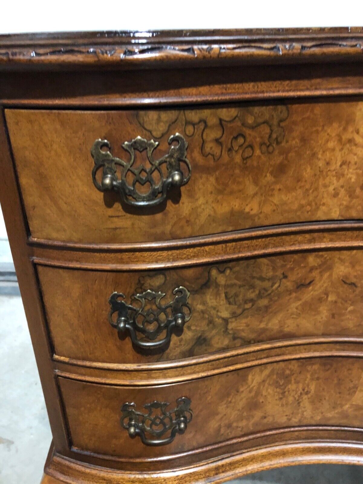 000768....Handsome Vintage Figured Walnut Bedside Chest / Lamp Table(sold )