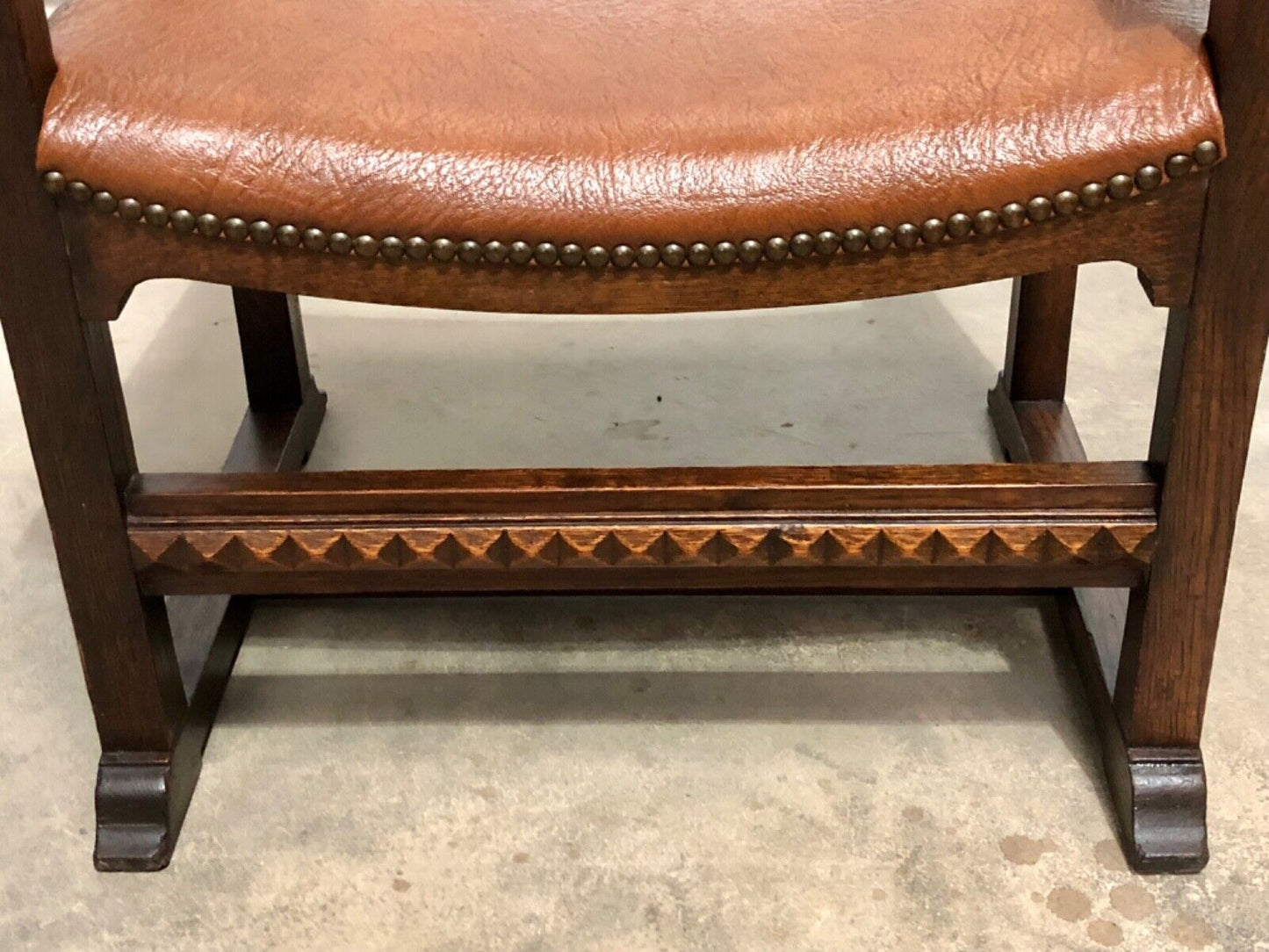 000843....Handsome Arts And Crafts Oak Nursing Chair / Childs Chair