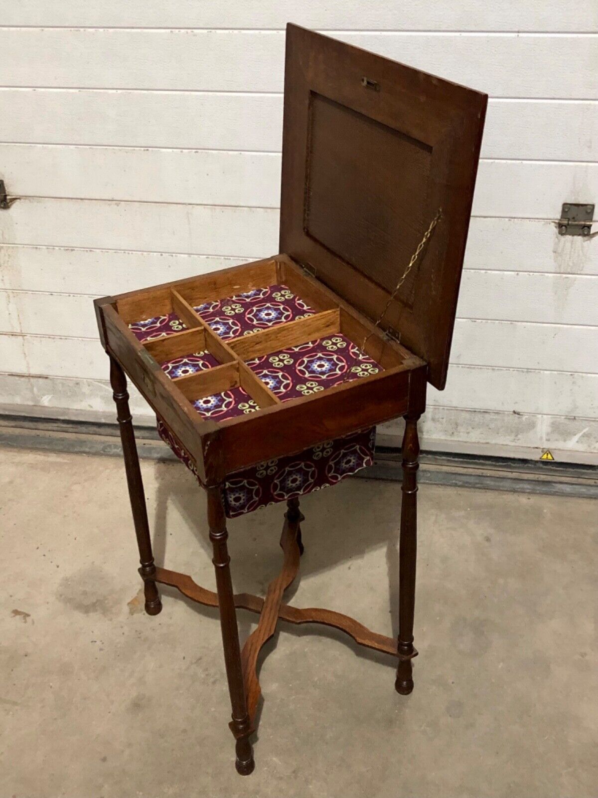 000739....Handsome Edwardian Oak Worktable / Sewing Table