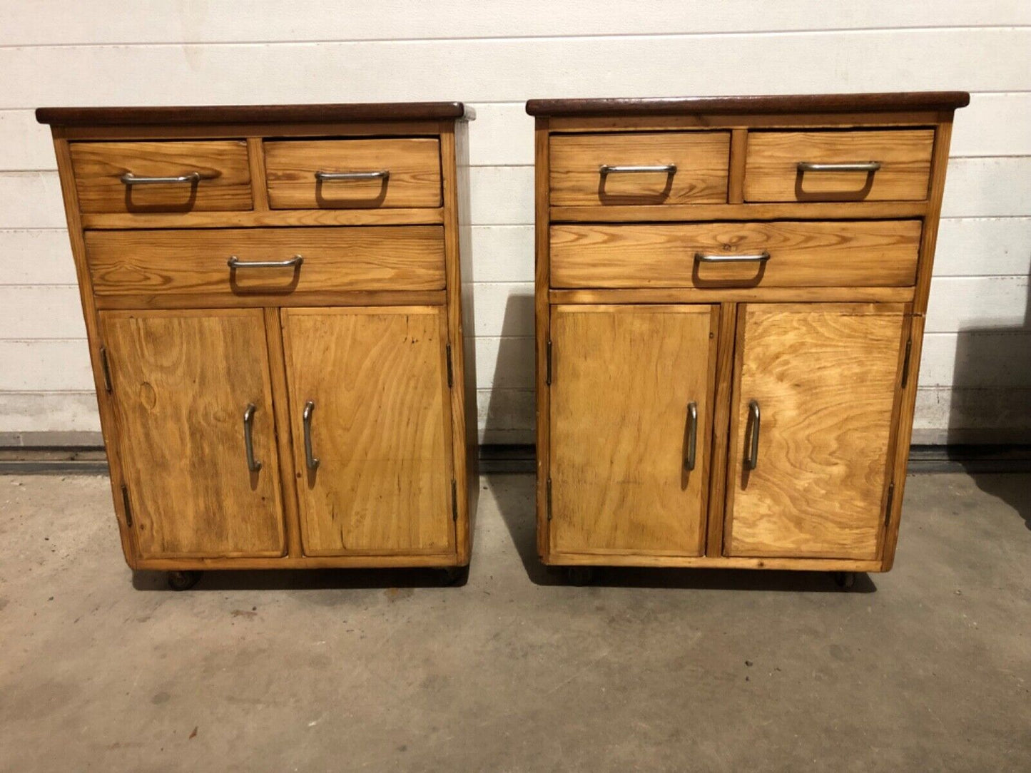 000774....Handsome Pair Of Vintage Cabinets / Bedside Cabinets