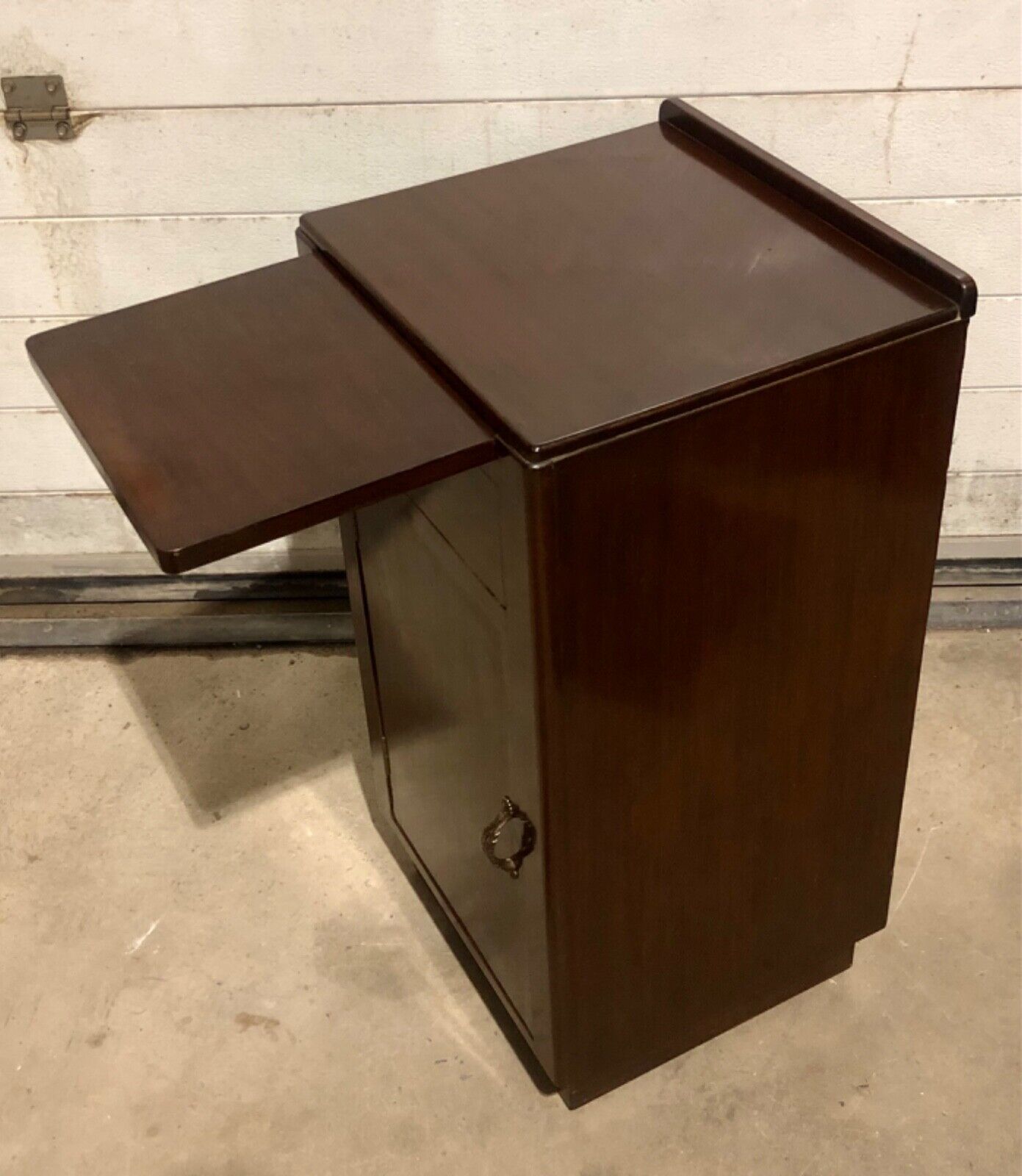 000767....Handsome Pair Of Art Deco Mahogany Bedside Tables / Bedside Cabinets ( sold )