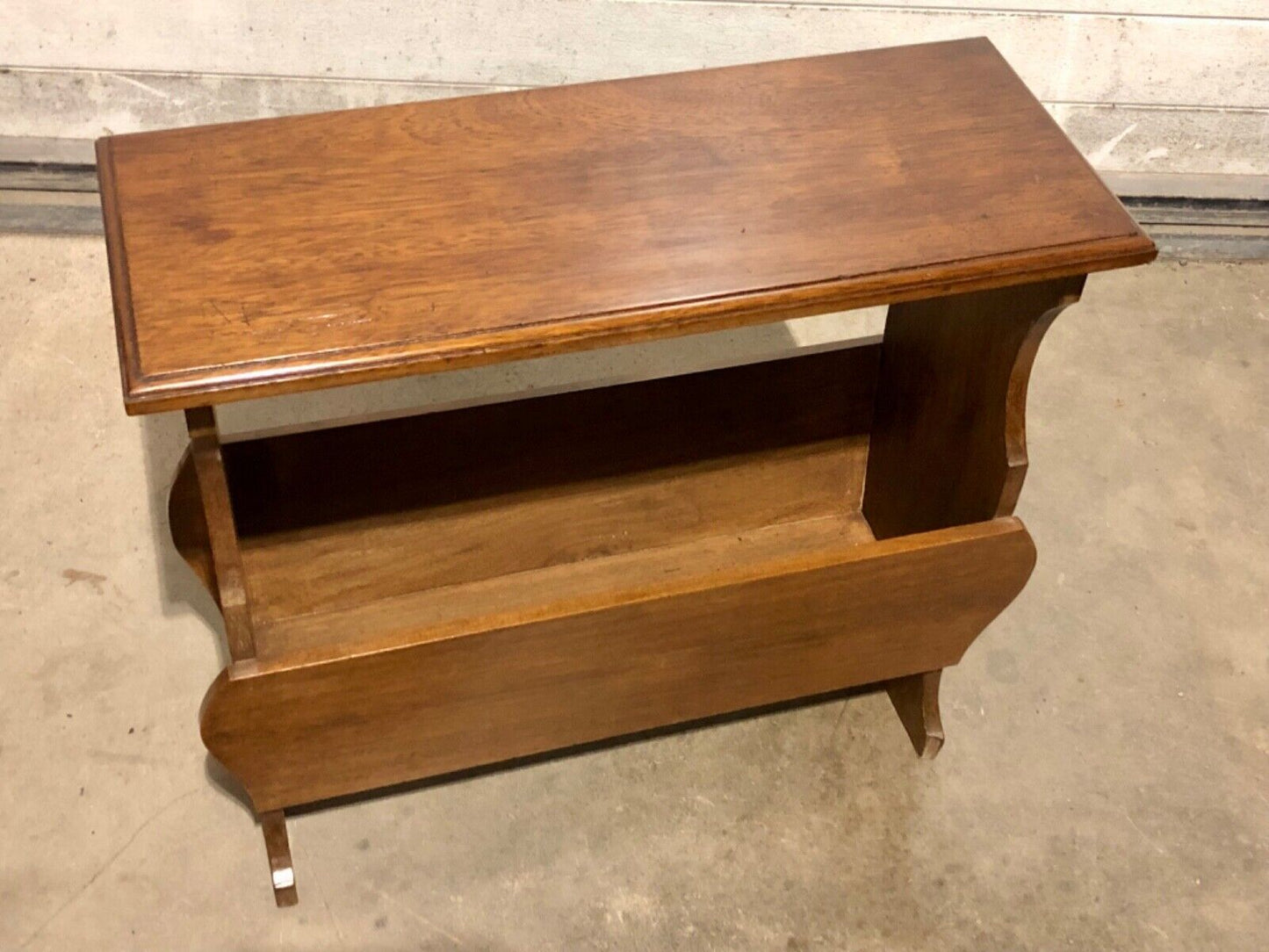 000746....Handsome Vintage Walnut Arts And Crafts Style Occasional Table